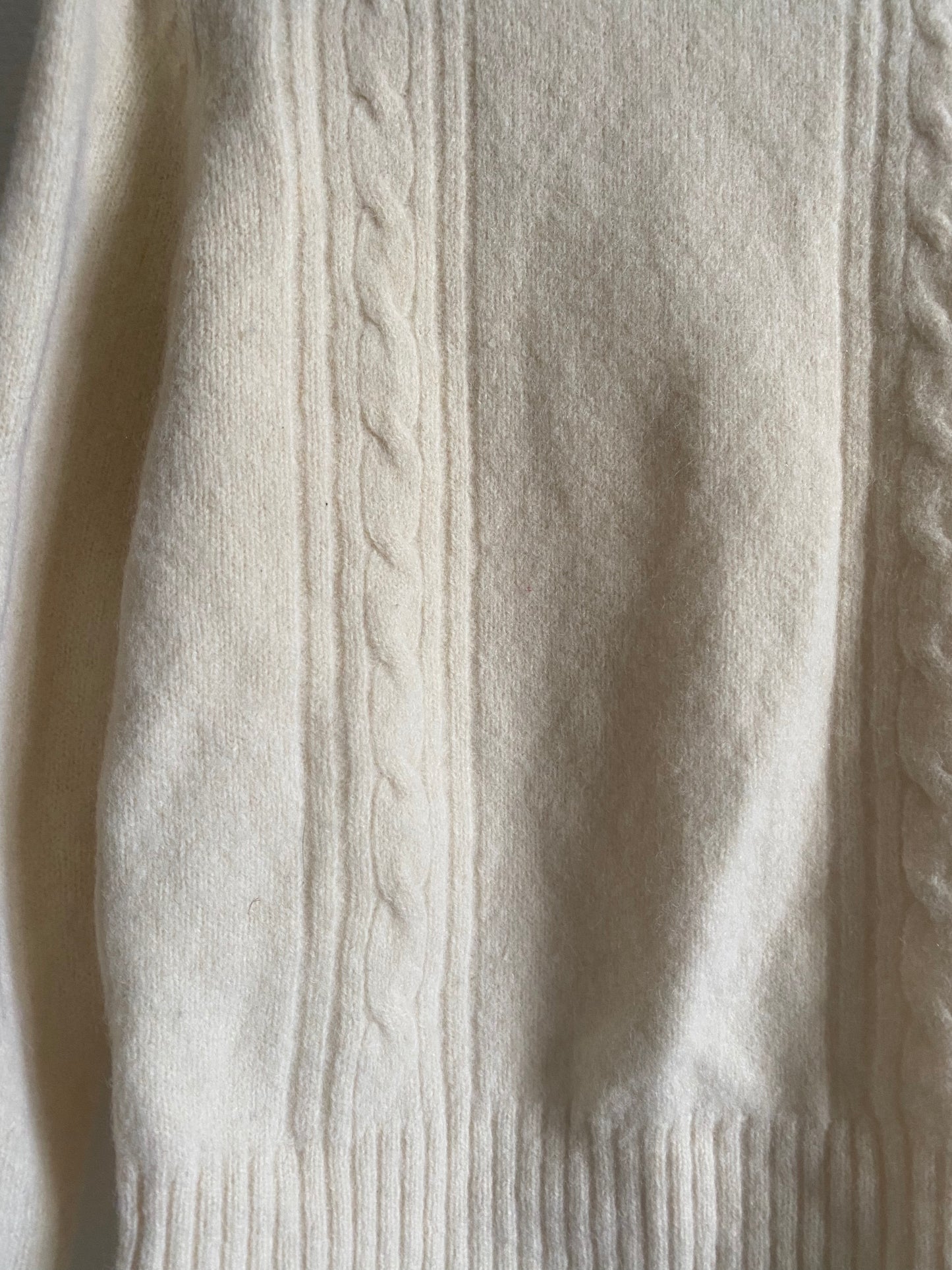 Col roulé beige