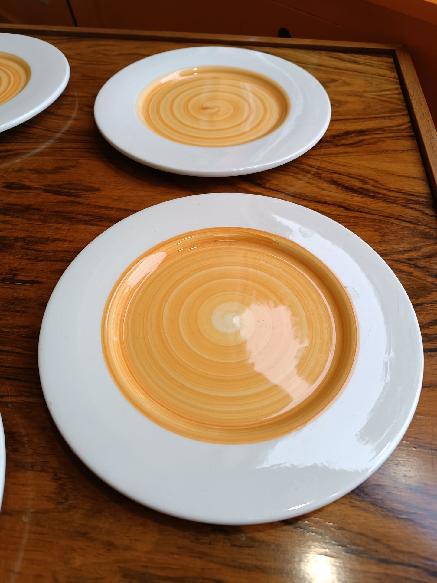Assiettes italiennes motifs paintes a la main.