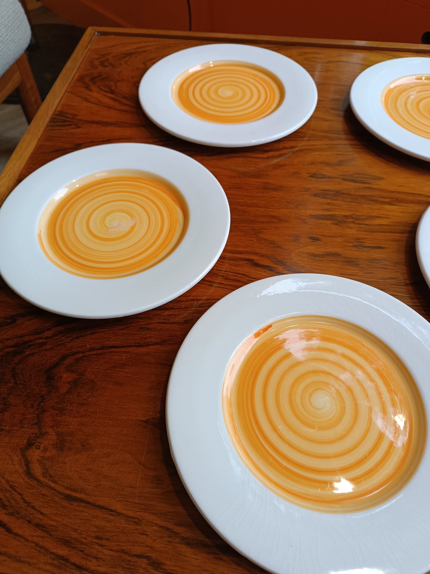 Assiettes italiennes motifs paintes a la main.