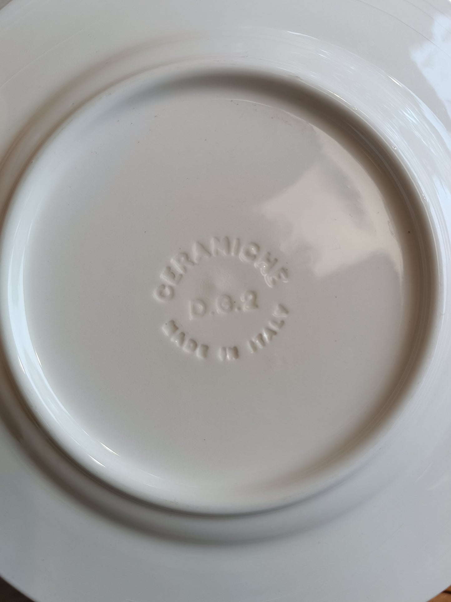 Assiettes italiennes motifs paintes a la main.