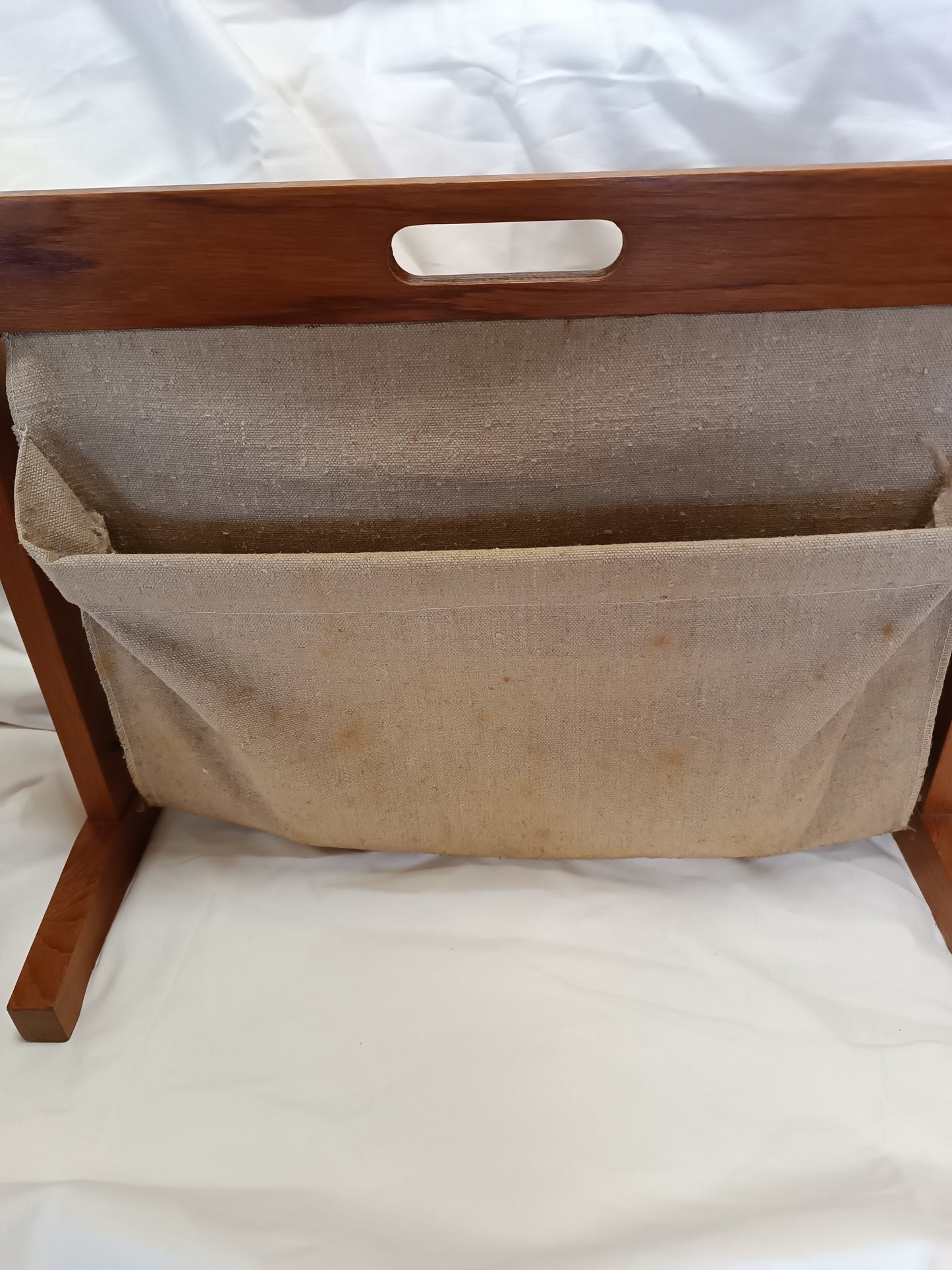 Porte revues scandinave en teck et toile de jute