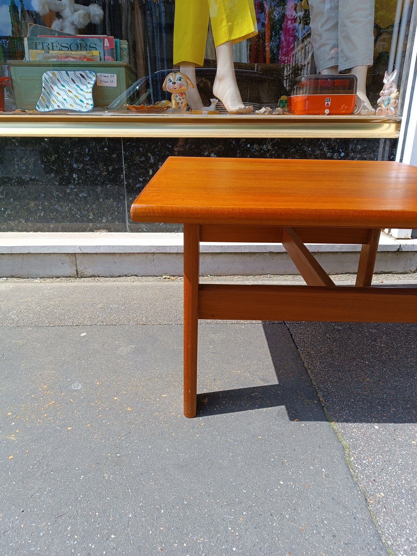 Table basse scandinave de Niels Bach années 70's