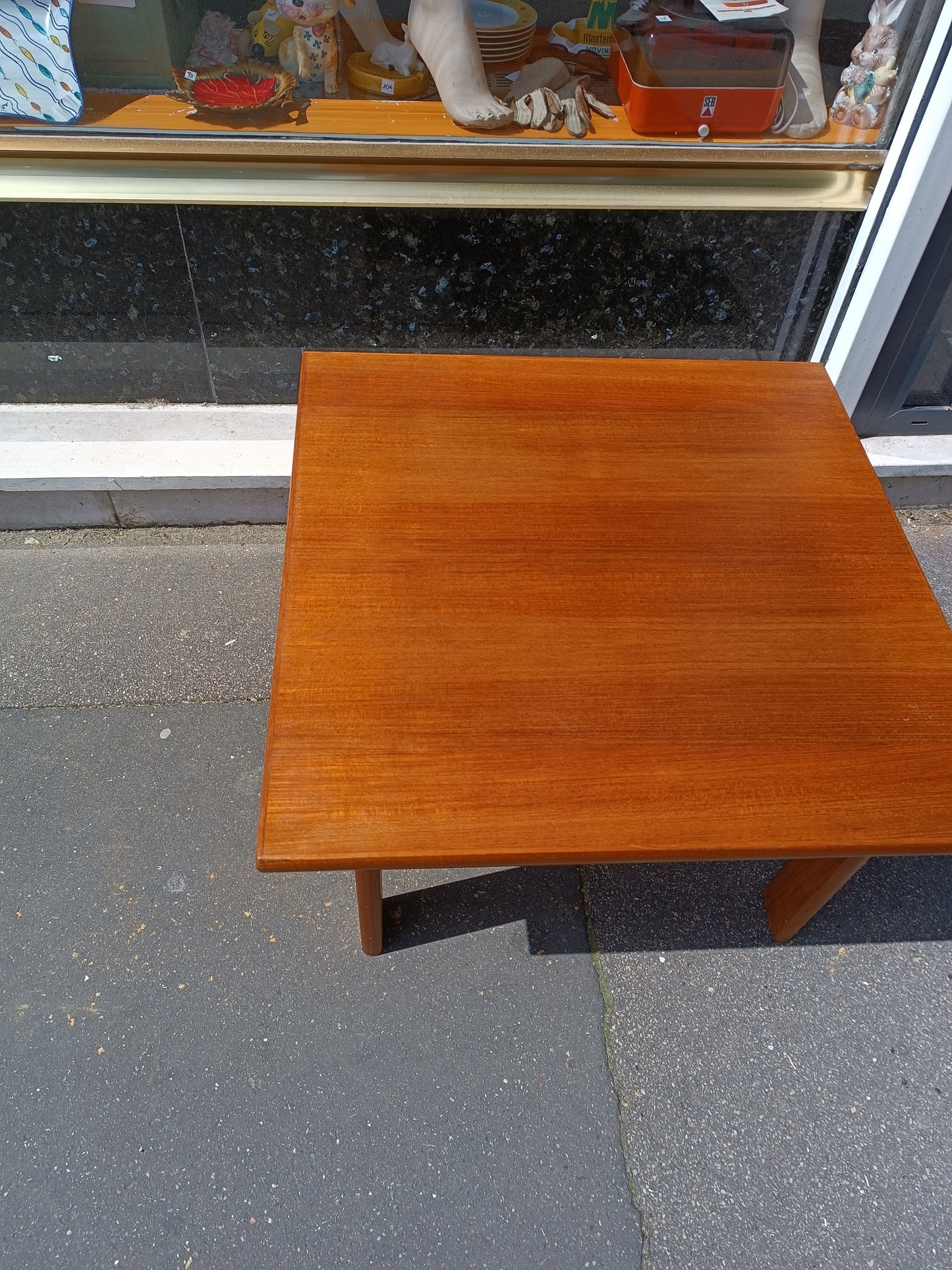Table basse scandinave de Niels Bach années 70's