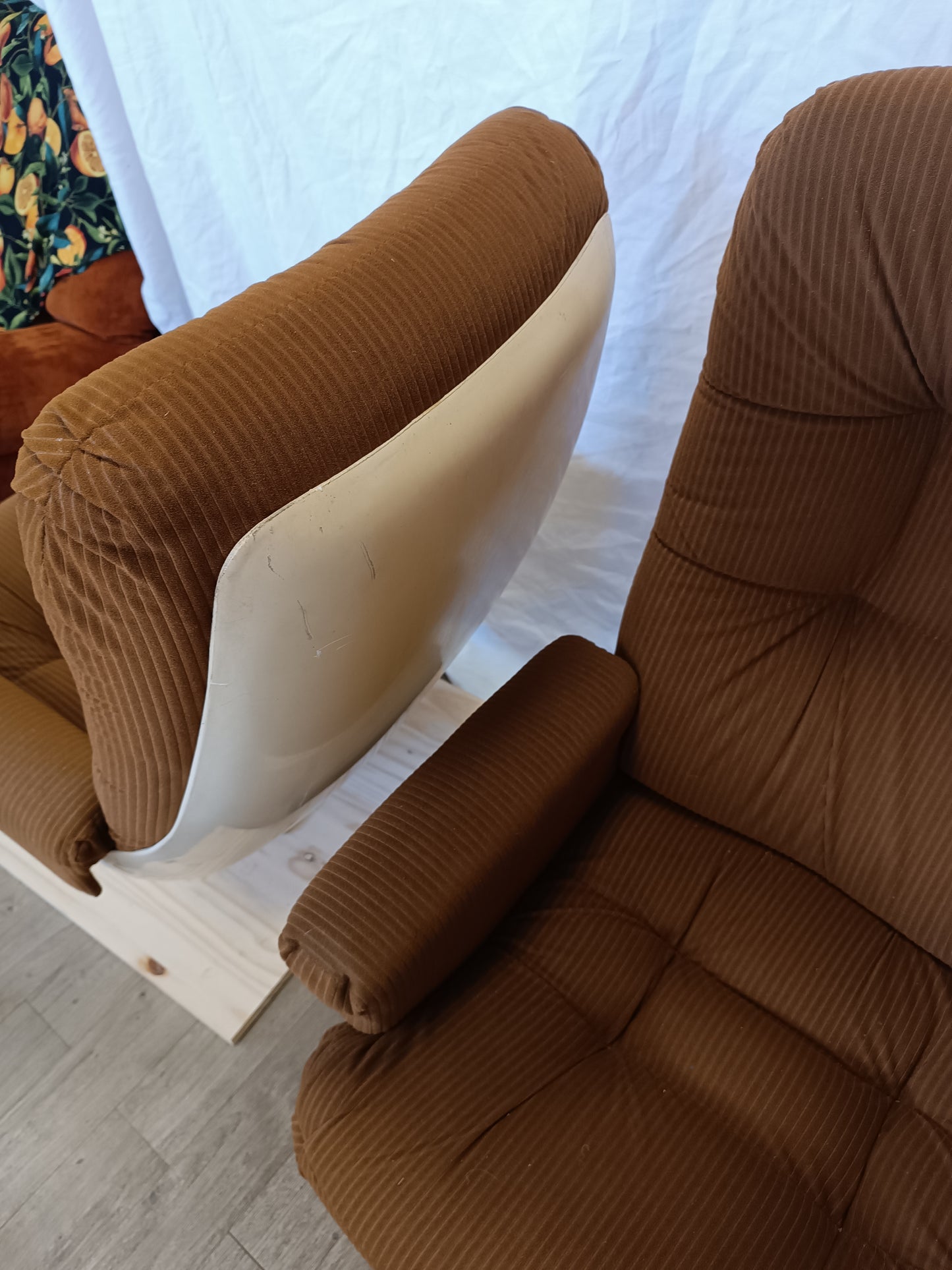Paire de fauteuils de cinéma années 70's