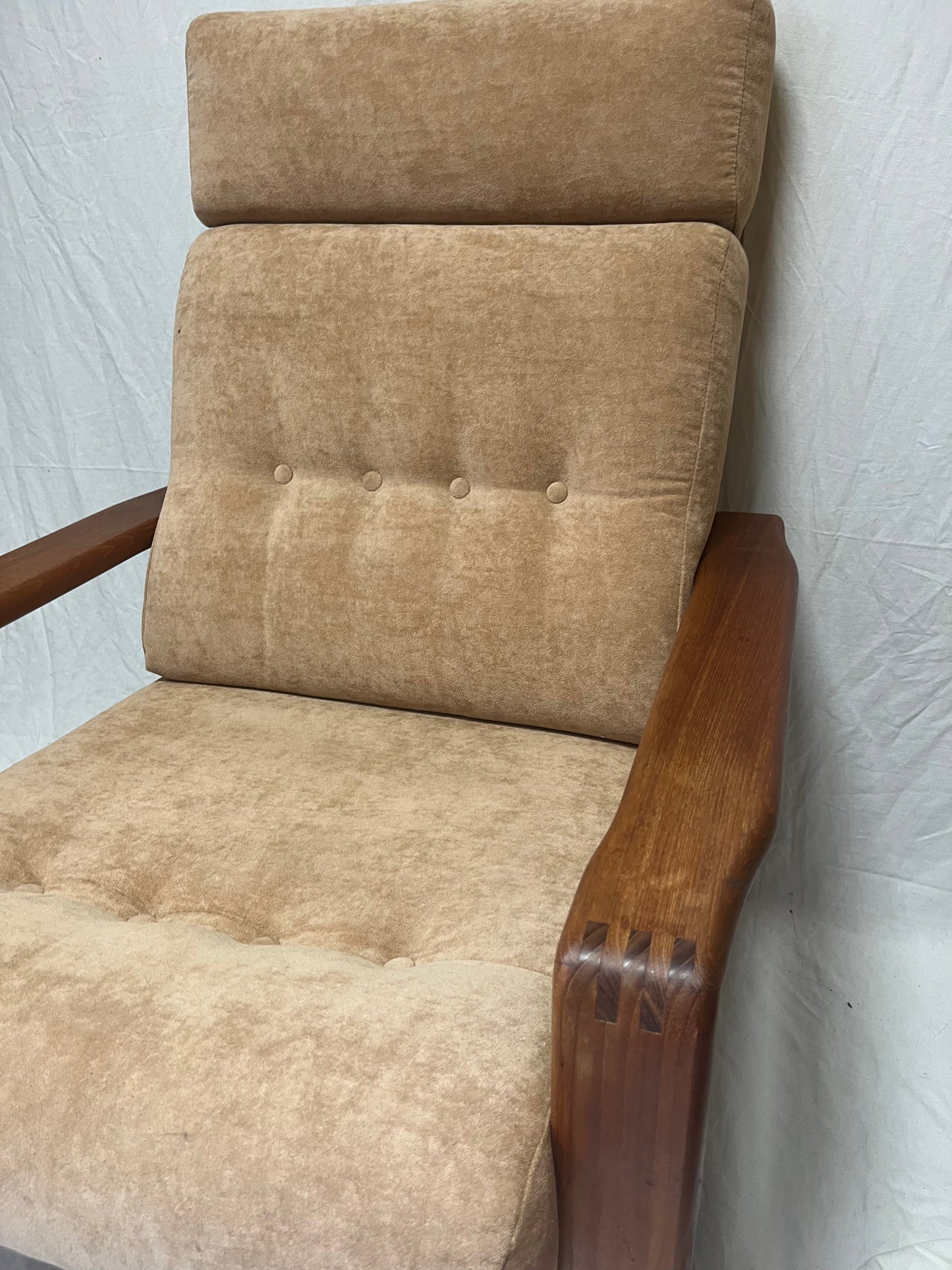 Paire de fauteuils scandinaves teck massif 1970