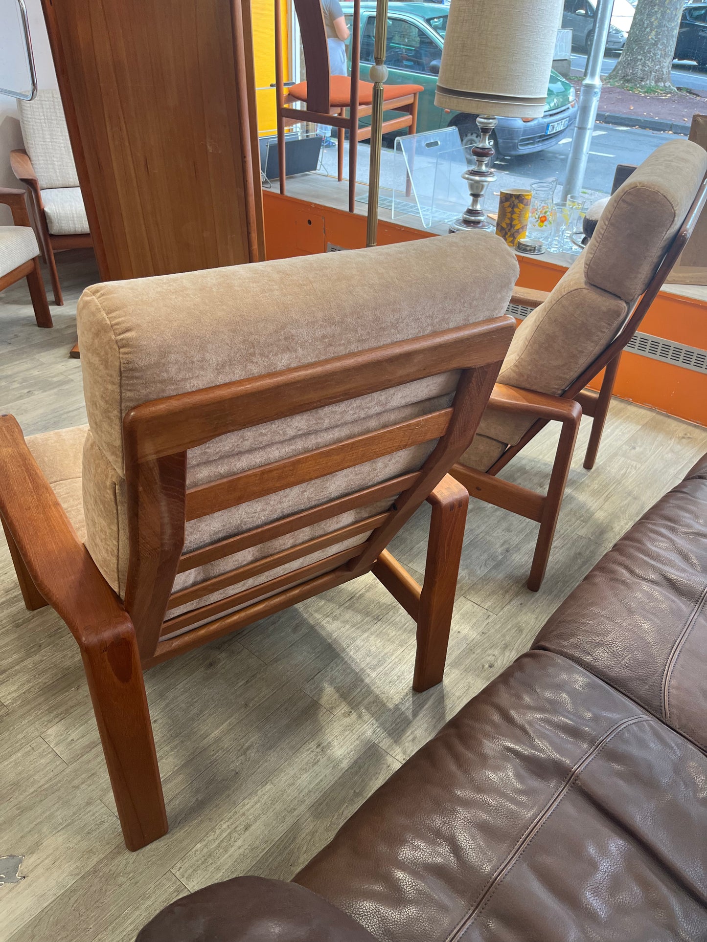 Paire de fauteuils scandinaves teck massif 1970