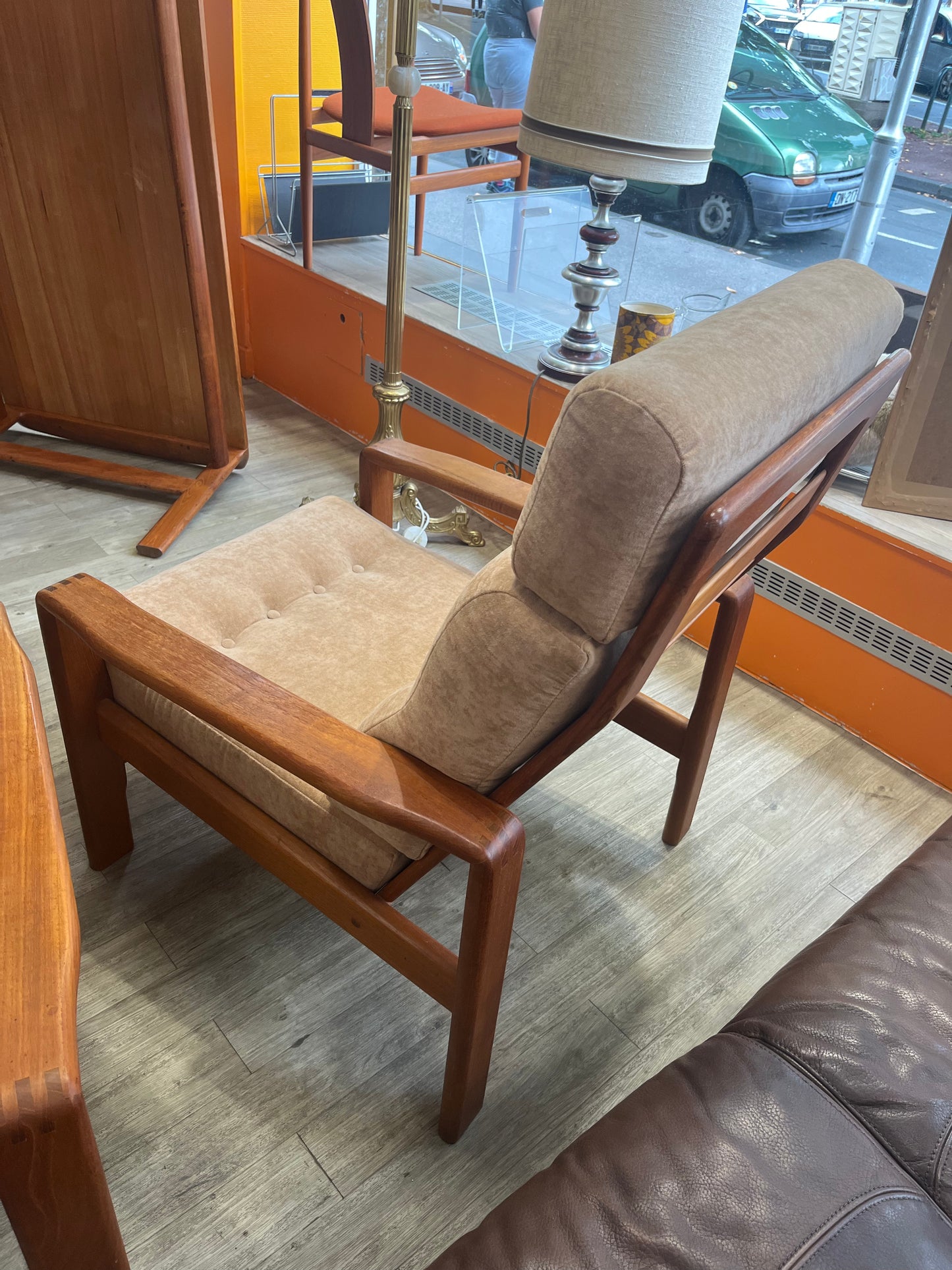Paire de fauteuils scandinaves teck massif 1970