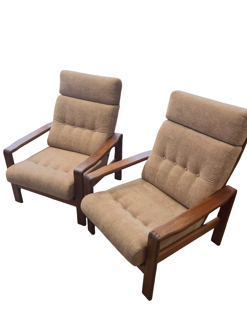 Paire de fauteuils scandinaves teck massif 1970
