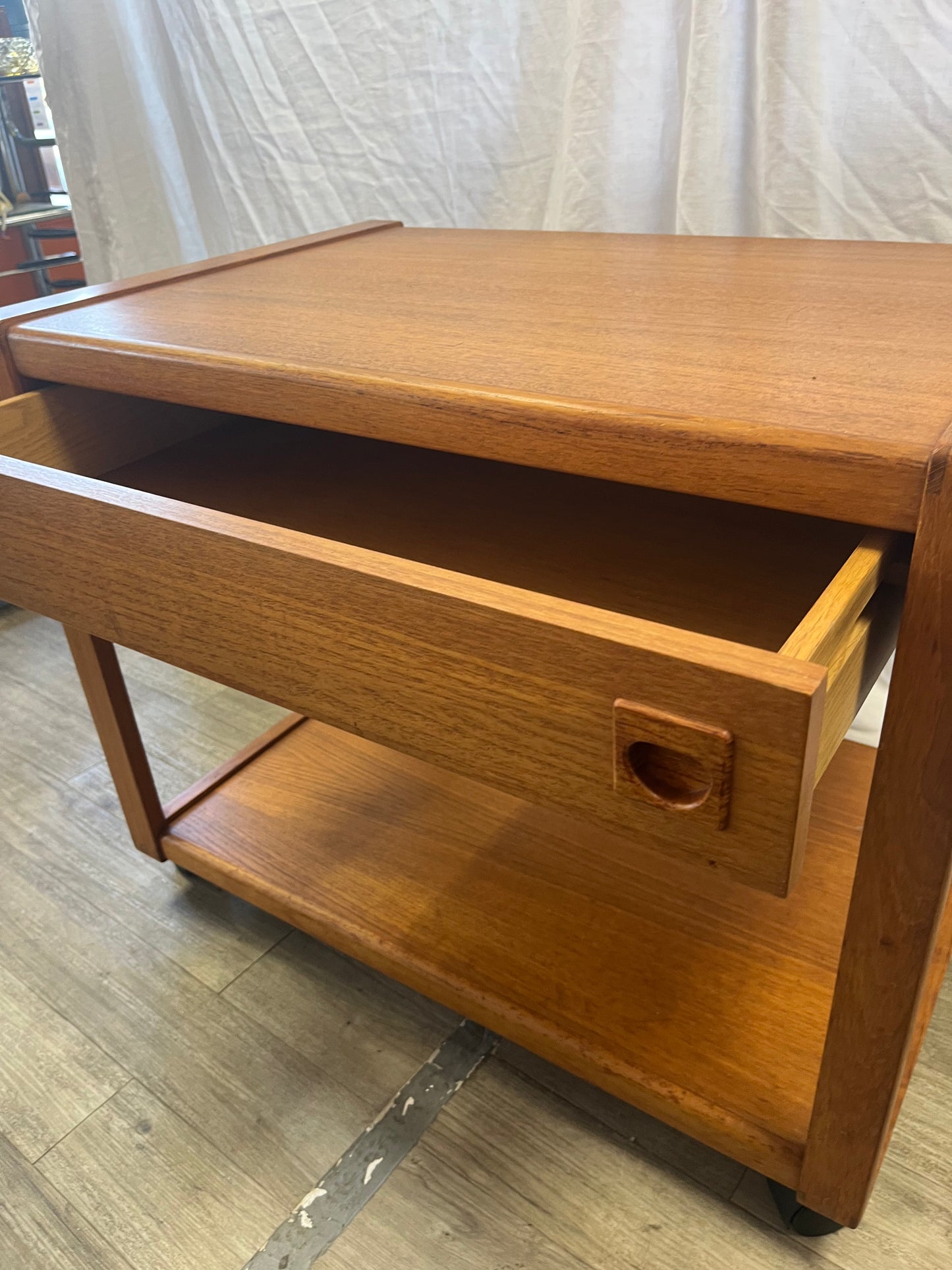 Desserte scandinave en teck 1970