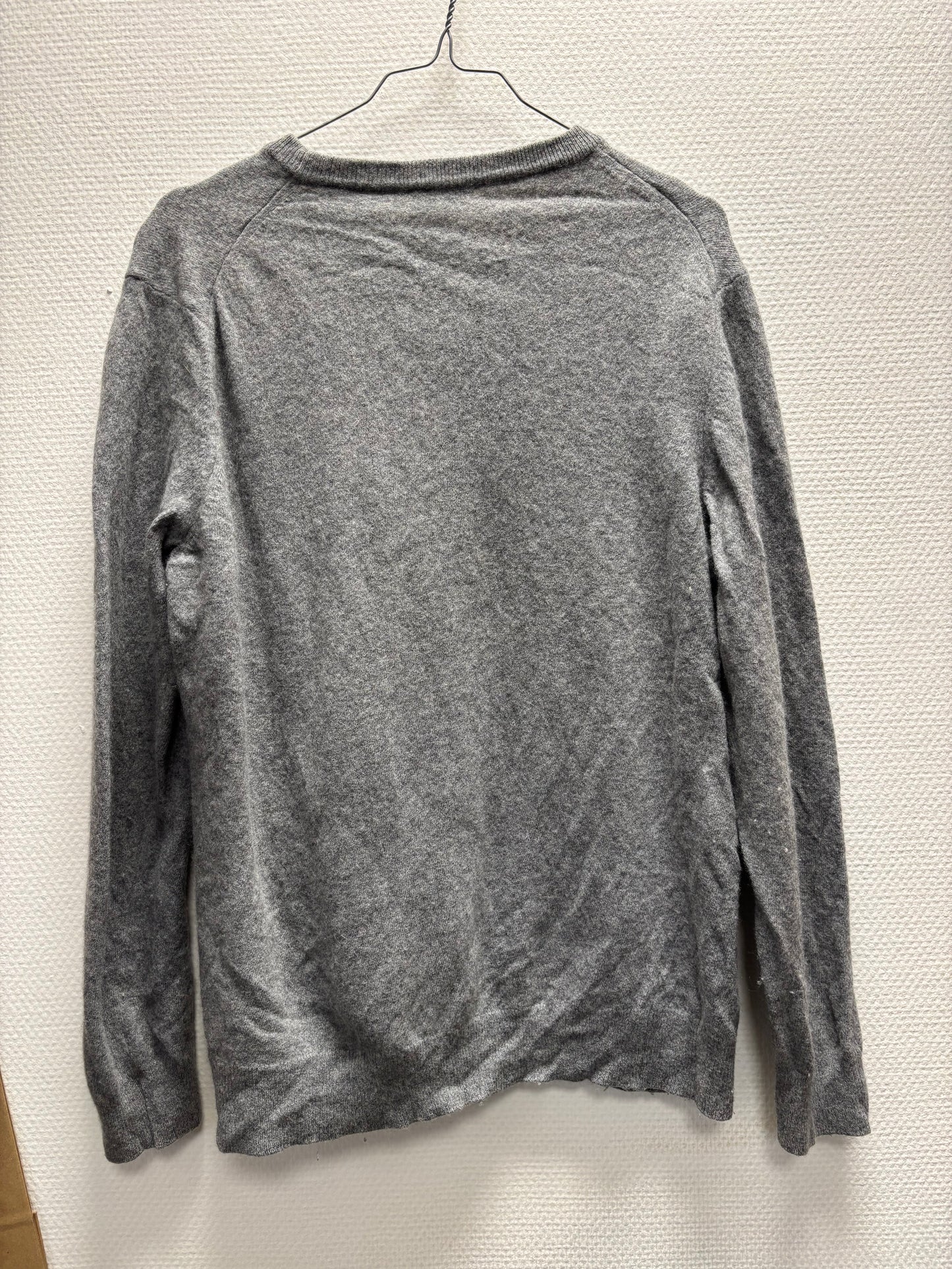 Pull gris
