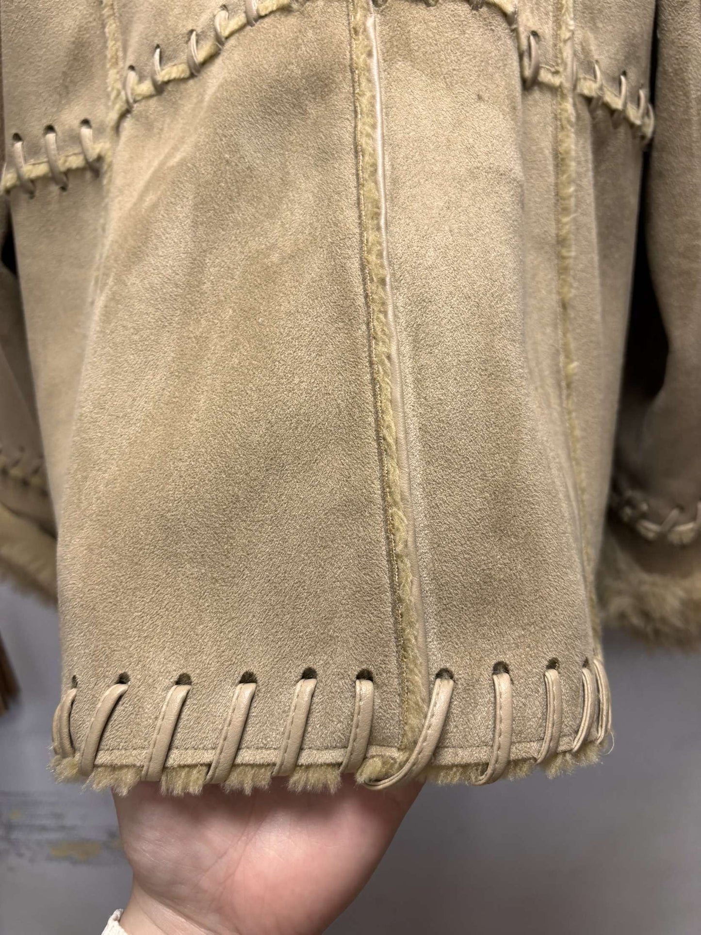 Manteau en peau lainée