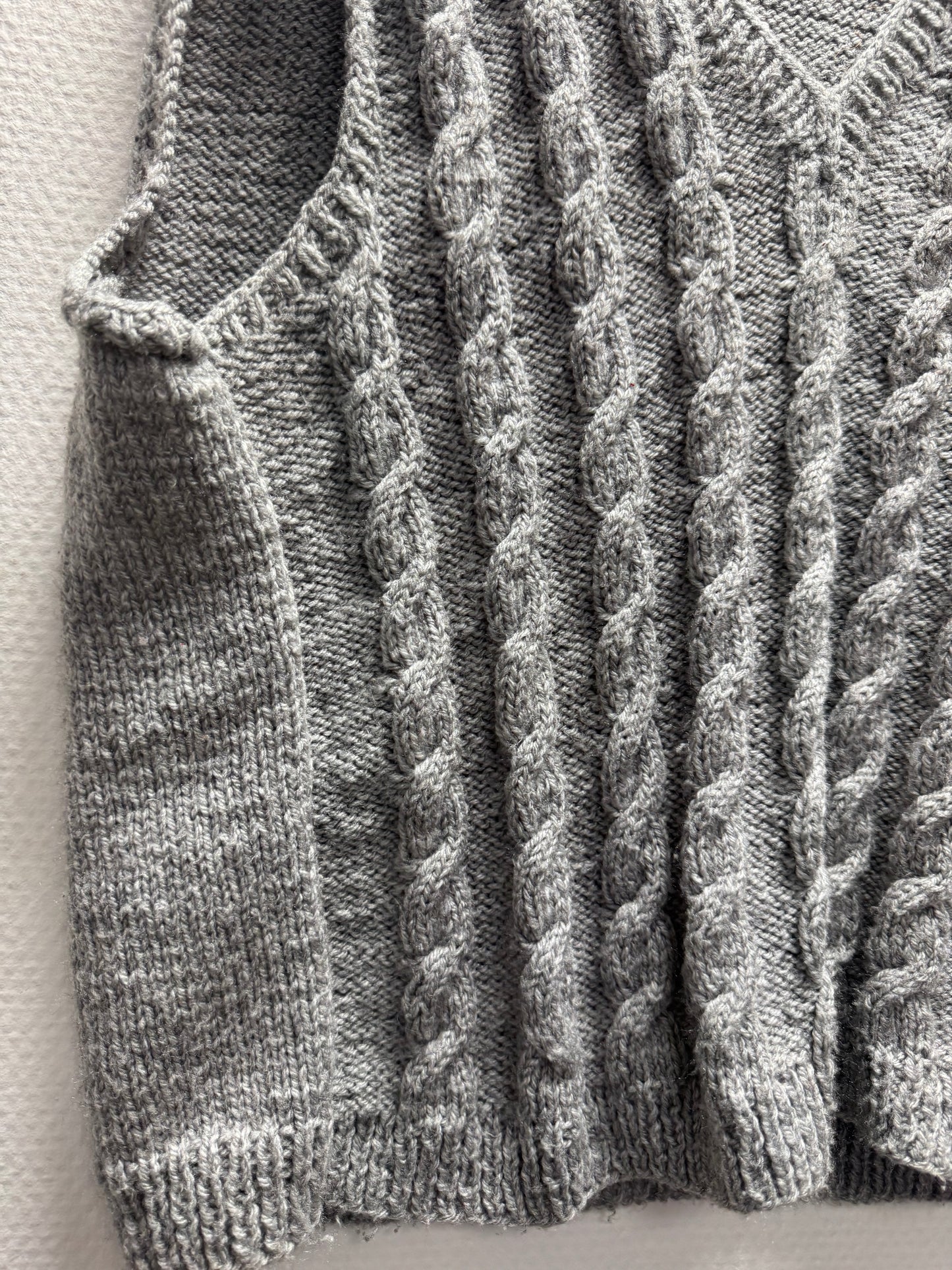 Pull sans manche gris