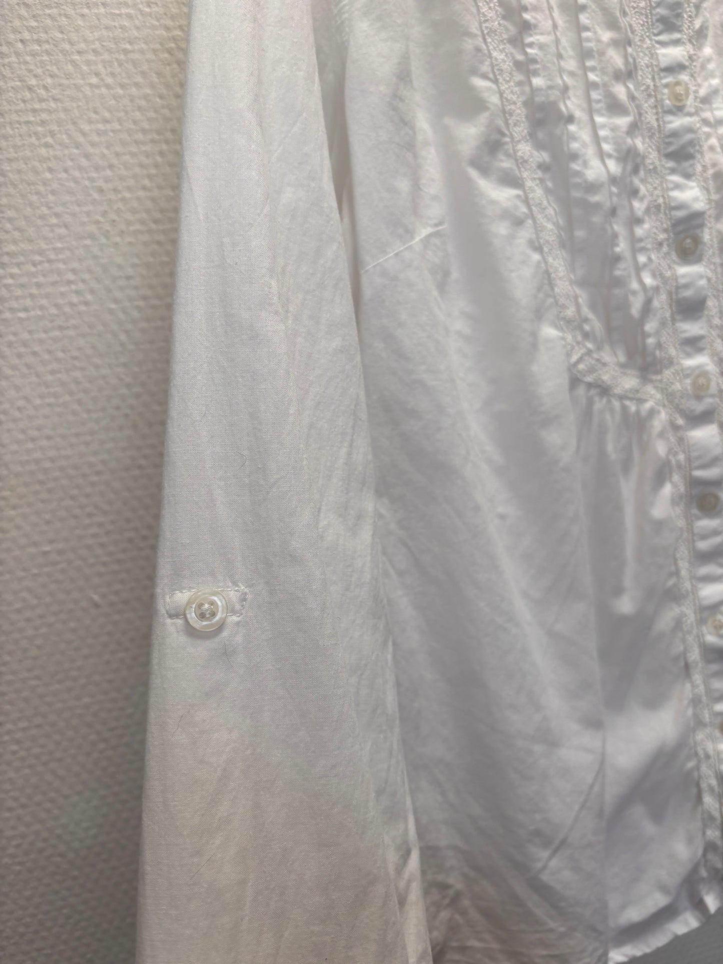 Chemise à dentelle