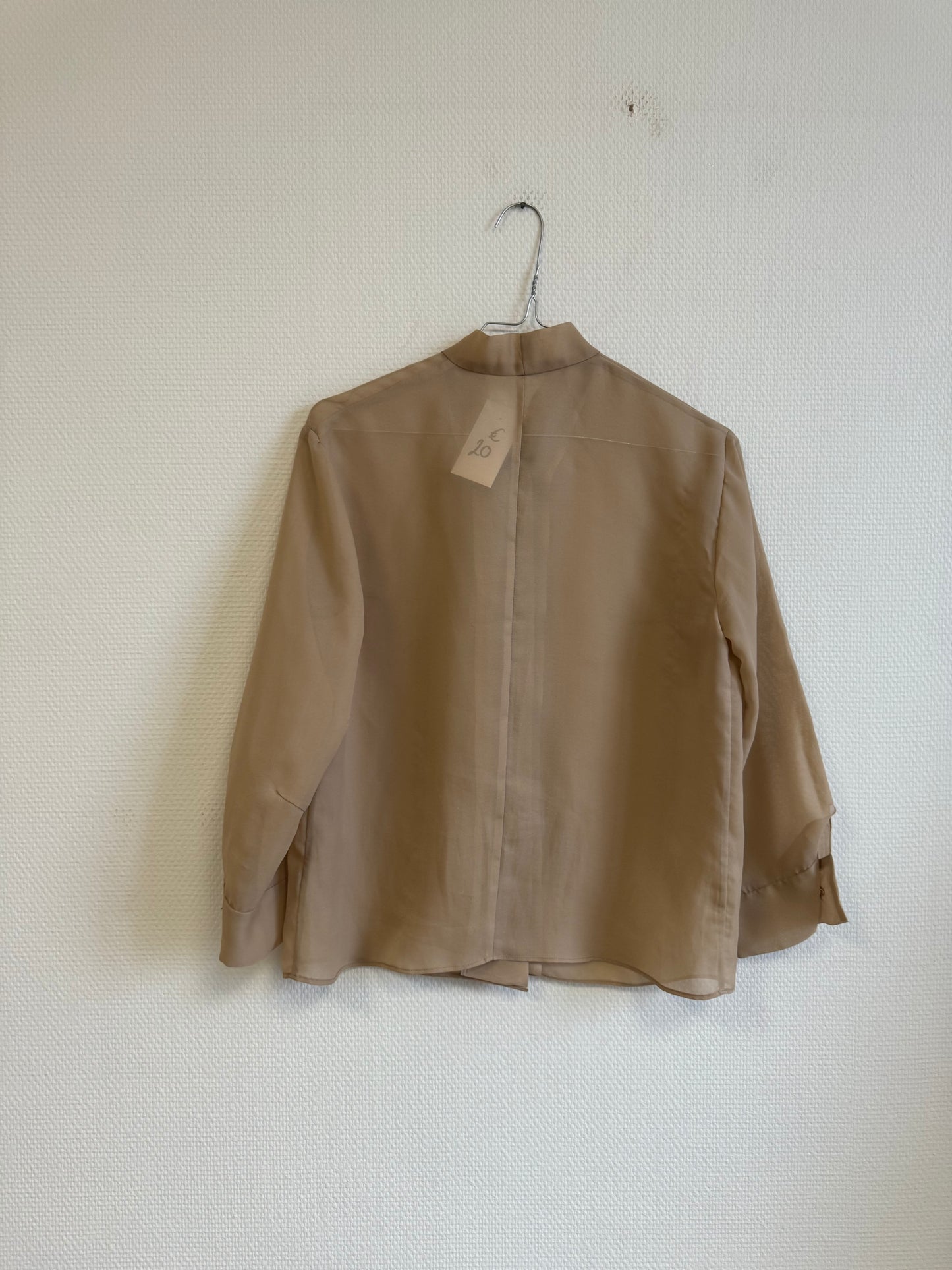 Chemise beige transparente