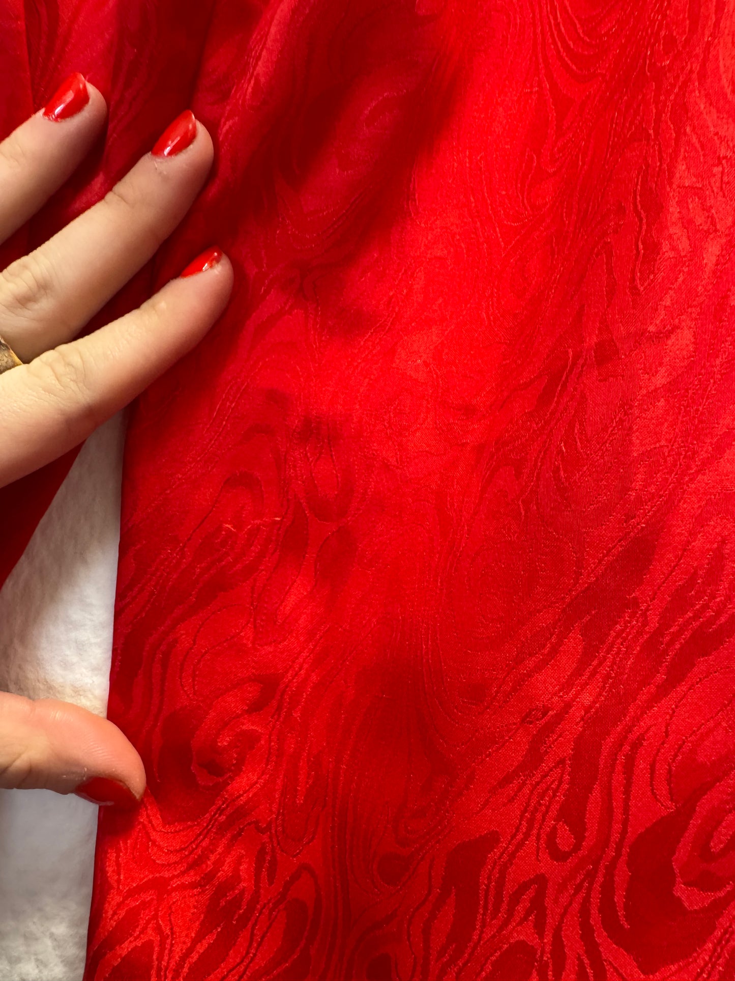 Chemise rouge à motifs