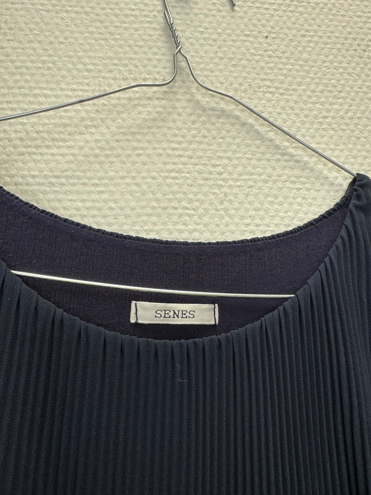 Robe plissée bleu marine