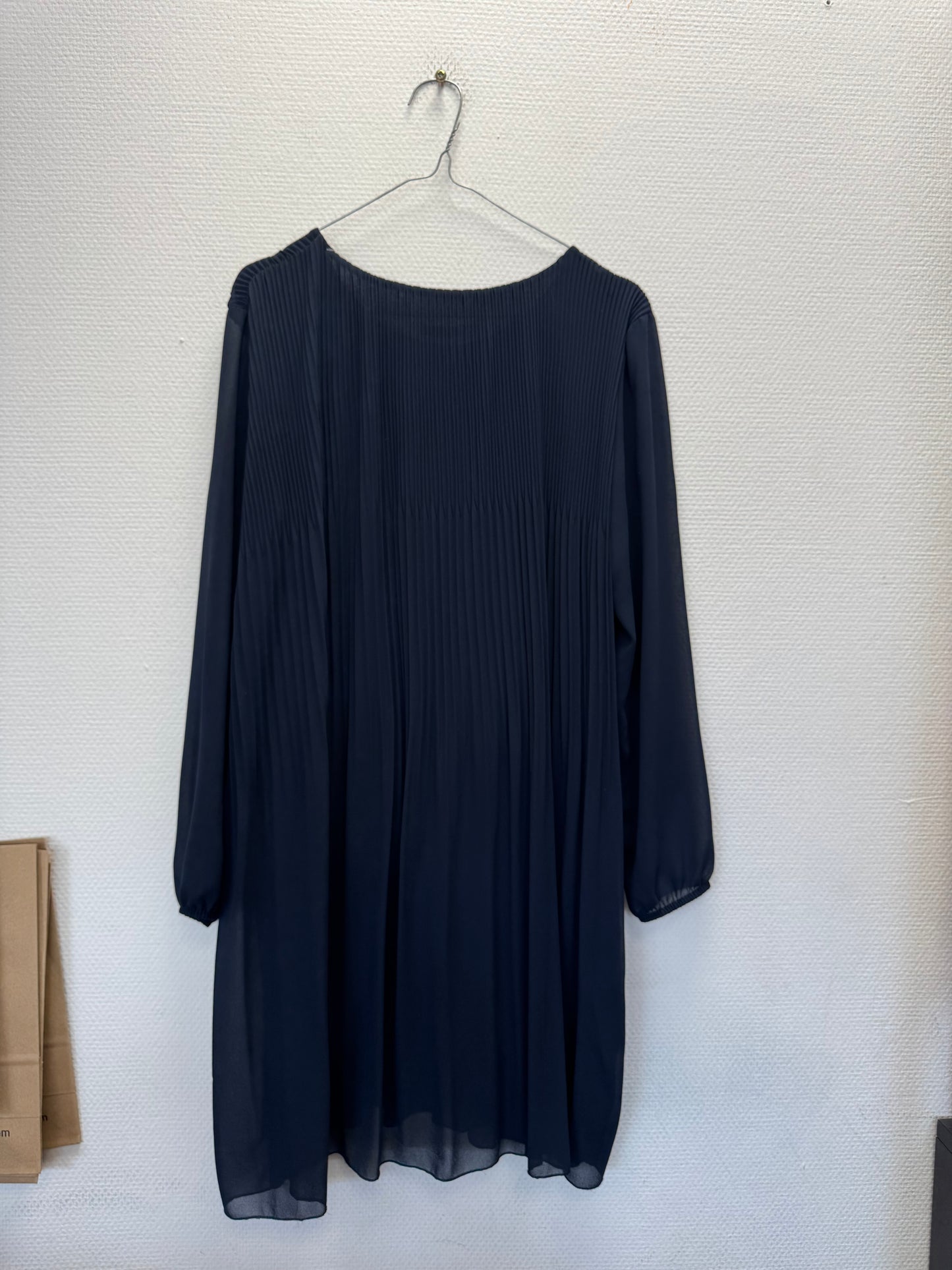 Robe plissée bleu marine