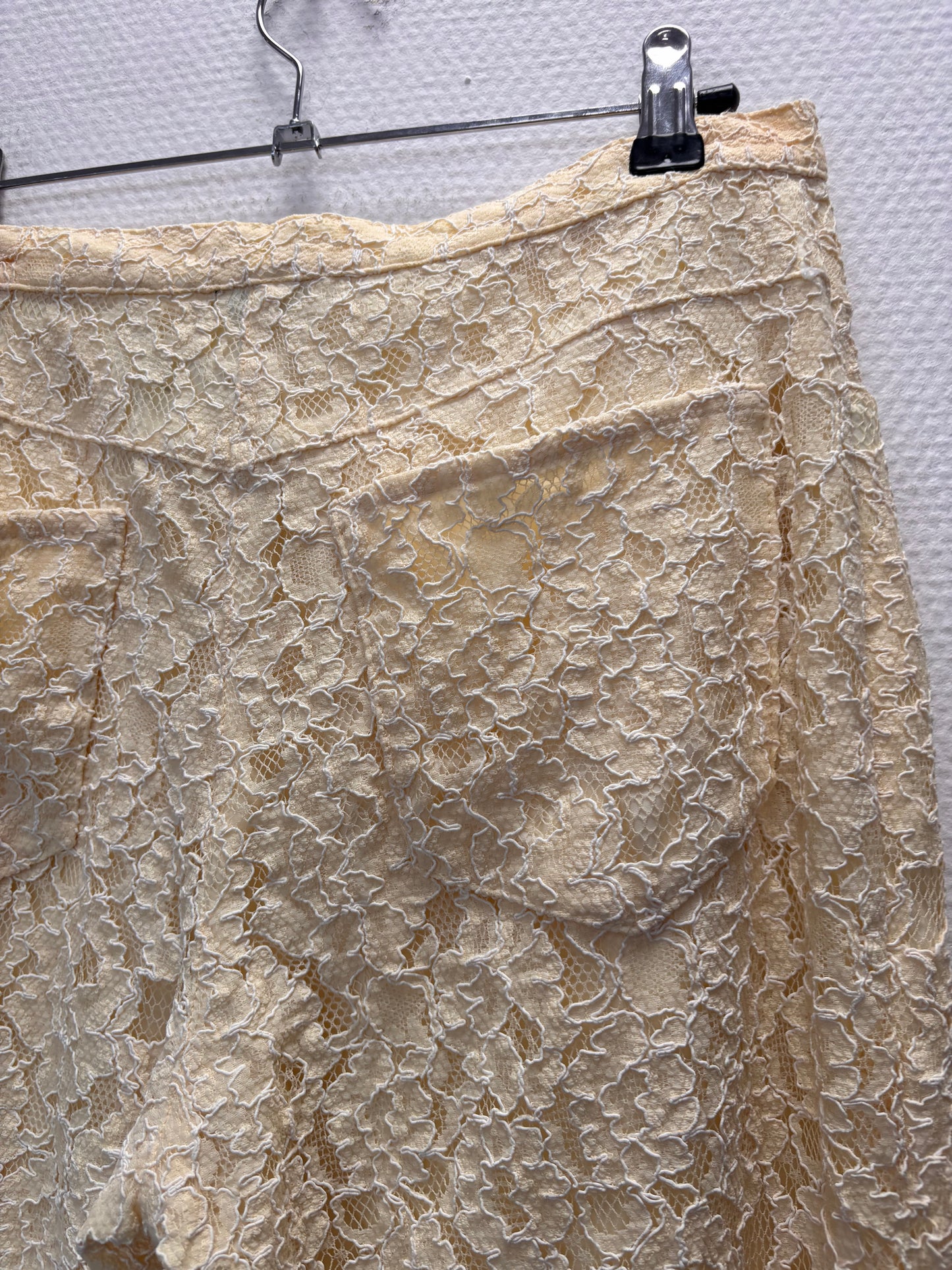 Pantalon en dentelle