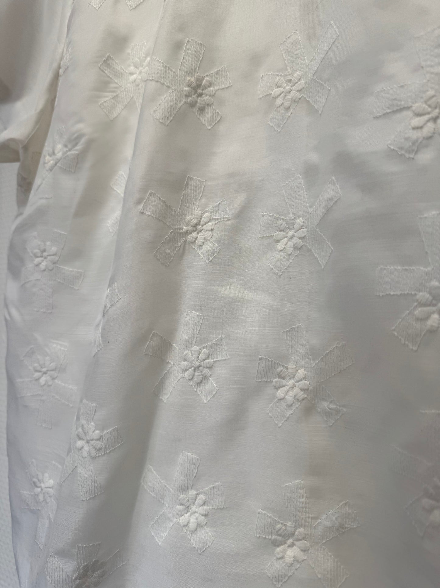 Blouse brodée