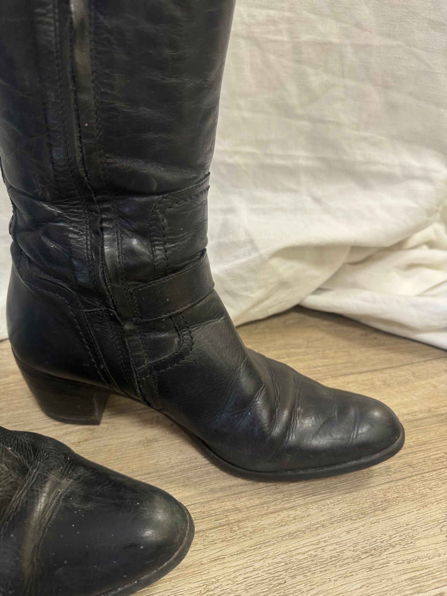 Bottes en cuir noir