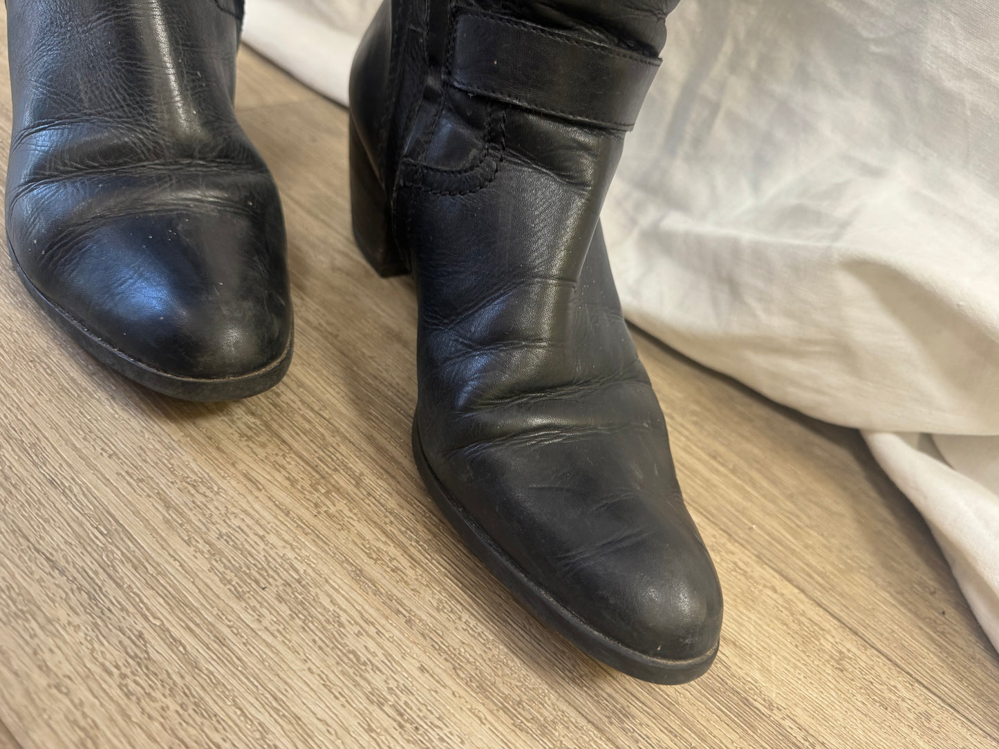 Bottes en cuir noir