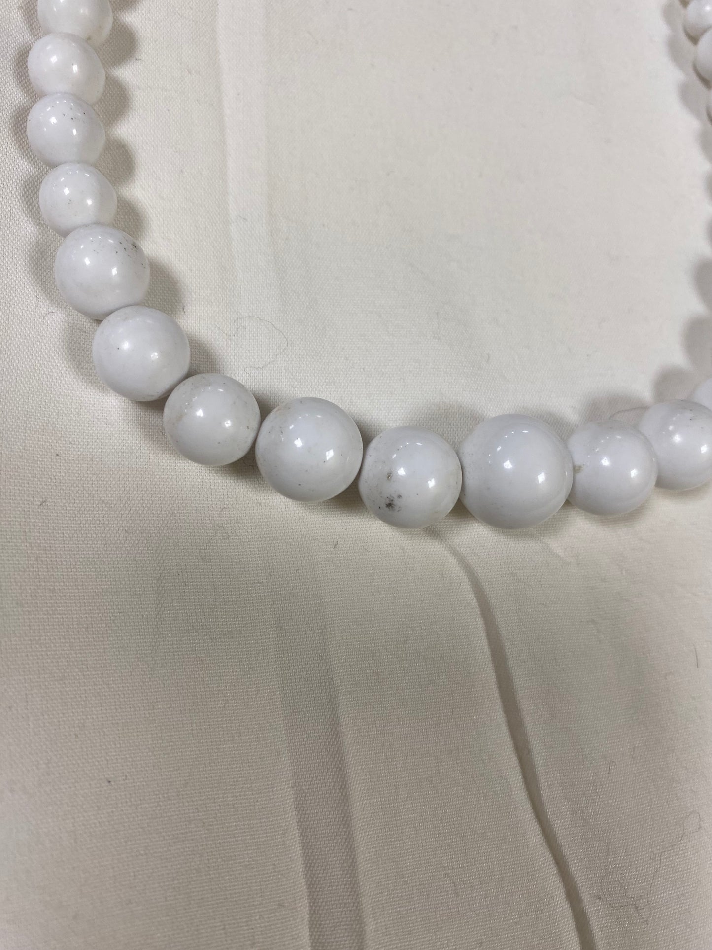 Collier en perle plastique 80s