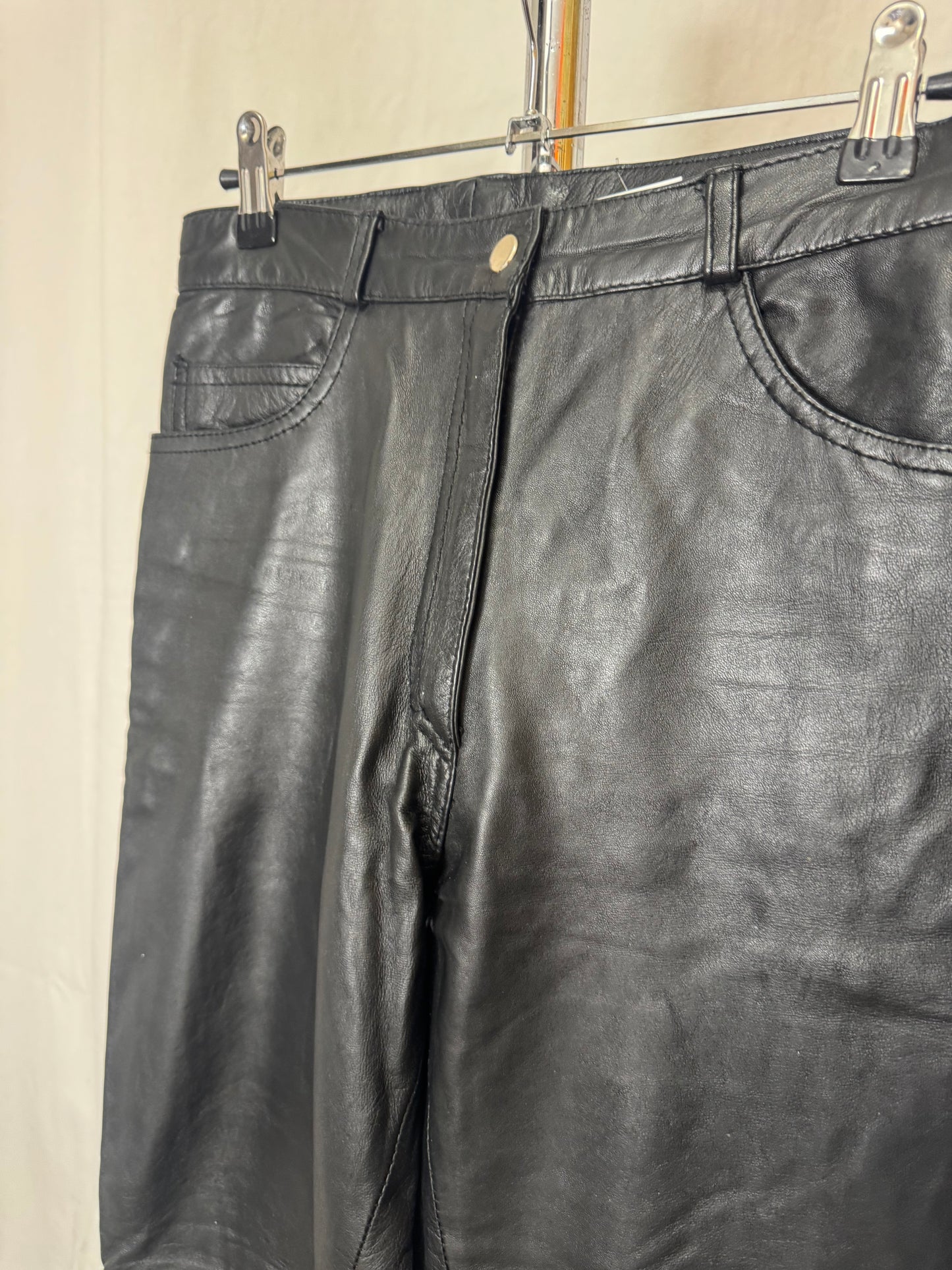 Pantalon en cuir noir