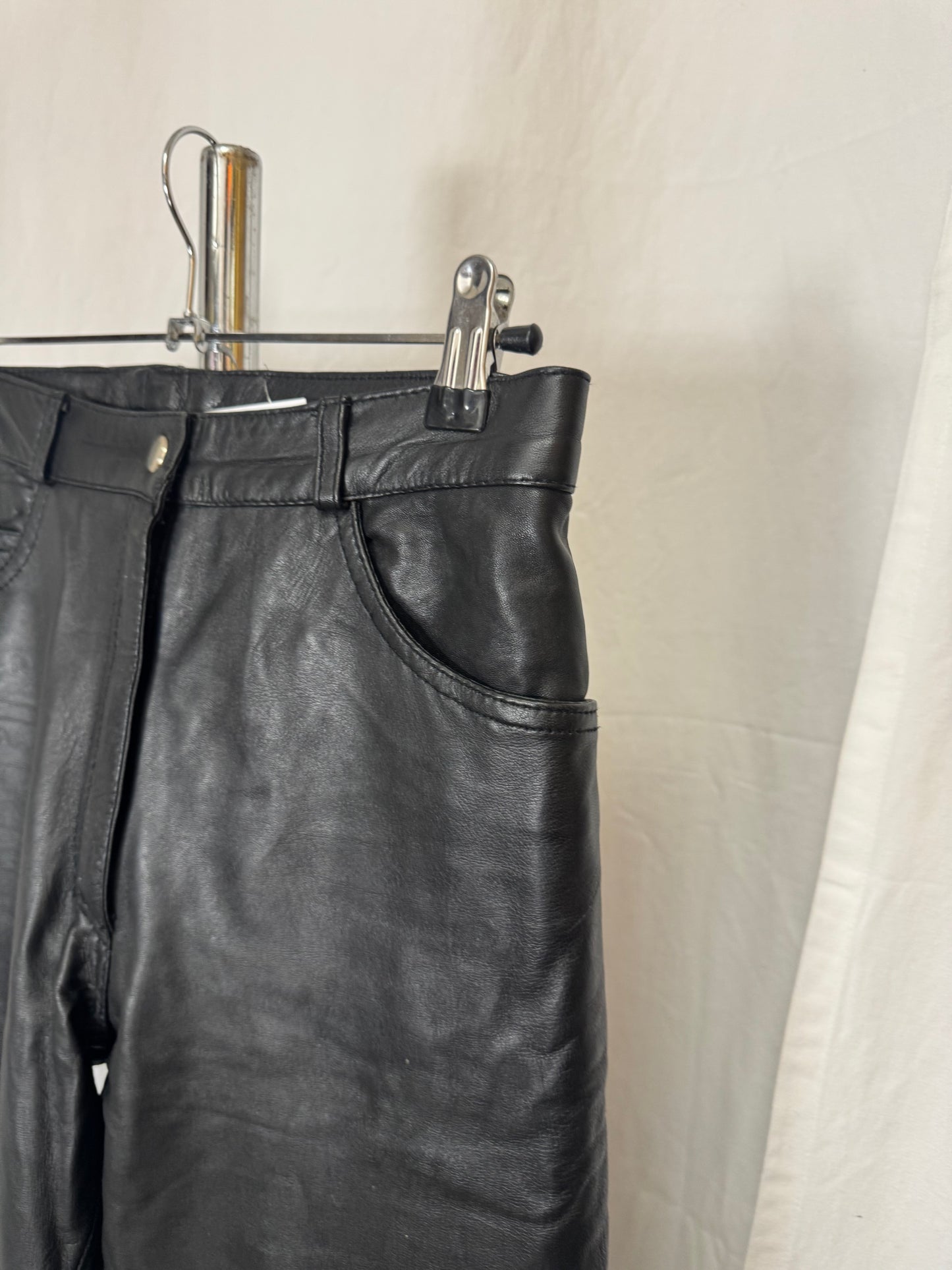 Pantalon en cuir noir