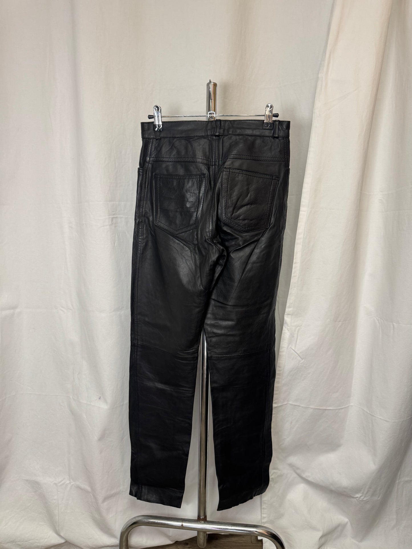 Pantalon en cuir noir