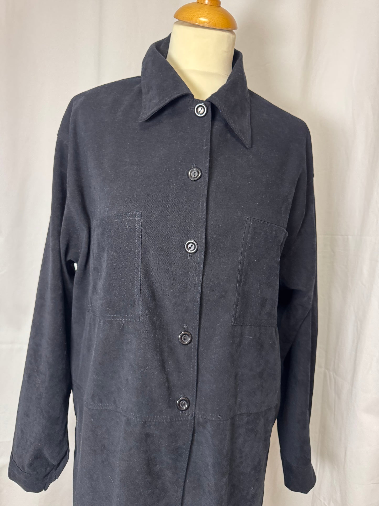 Sur chemise noir