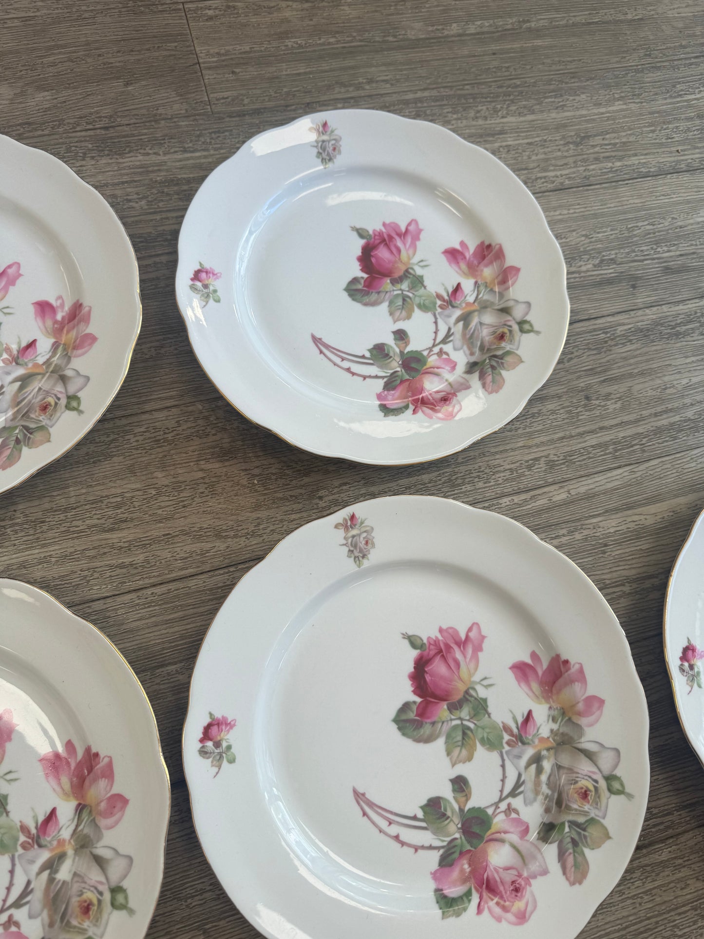 Assiettes à fleurs
