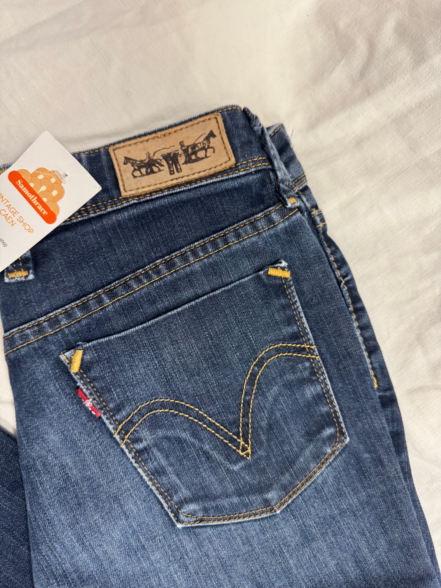 Jean Levis 627 W28 L34