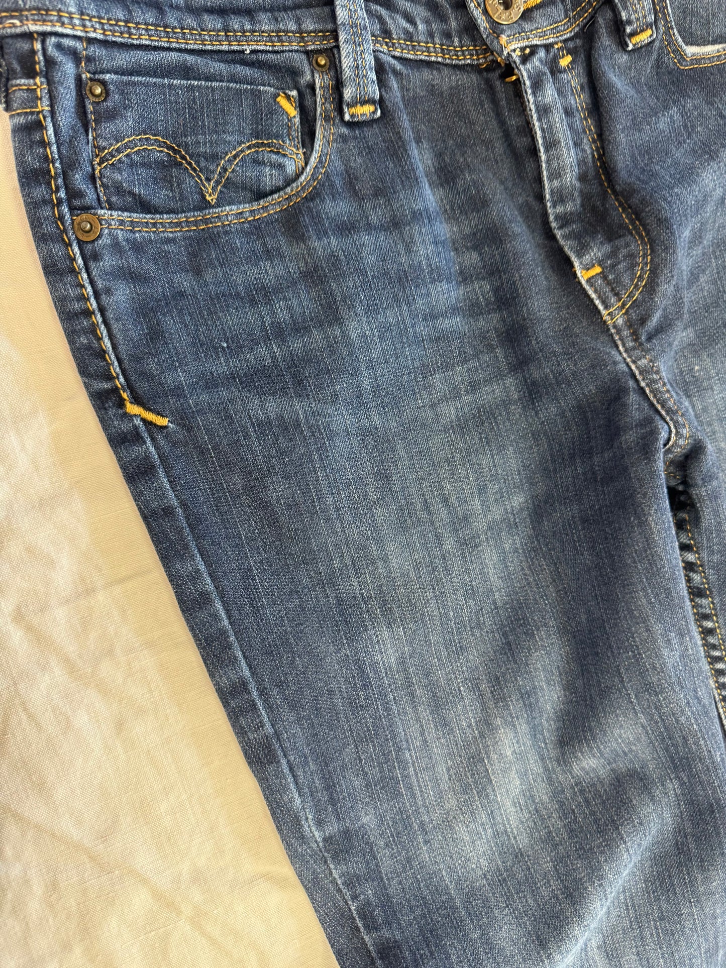Jean Levis 627 W28 L34
