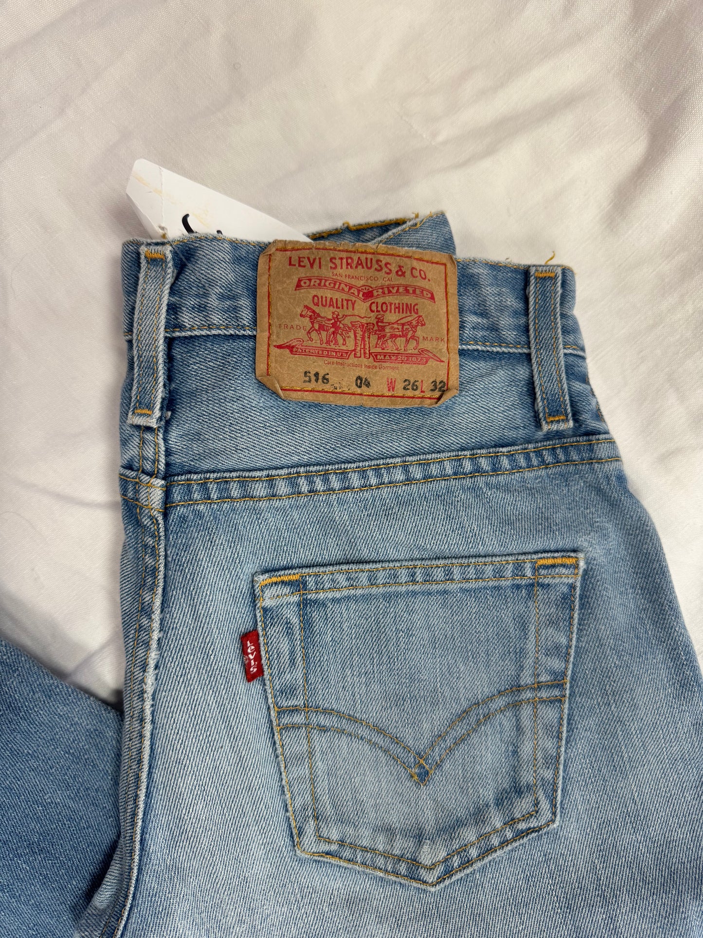 Jean Levis 516 04 W26 L32