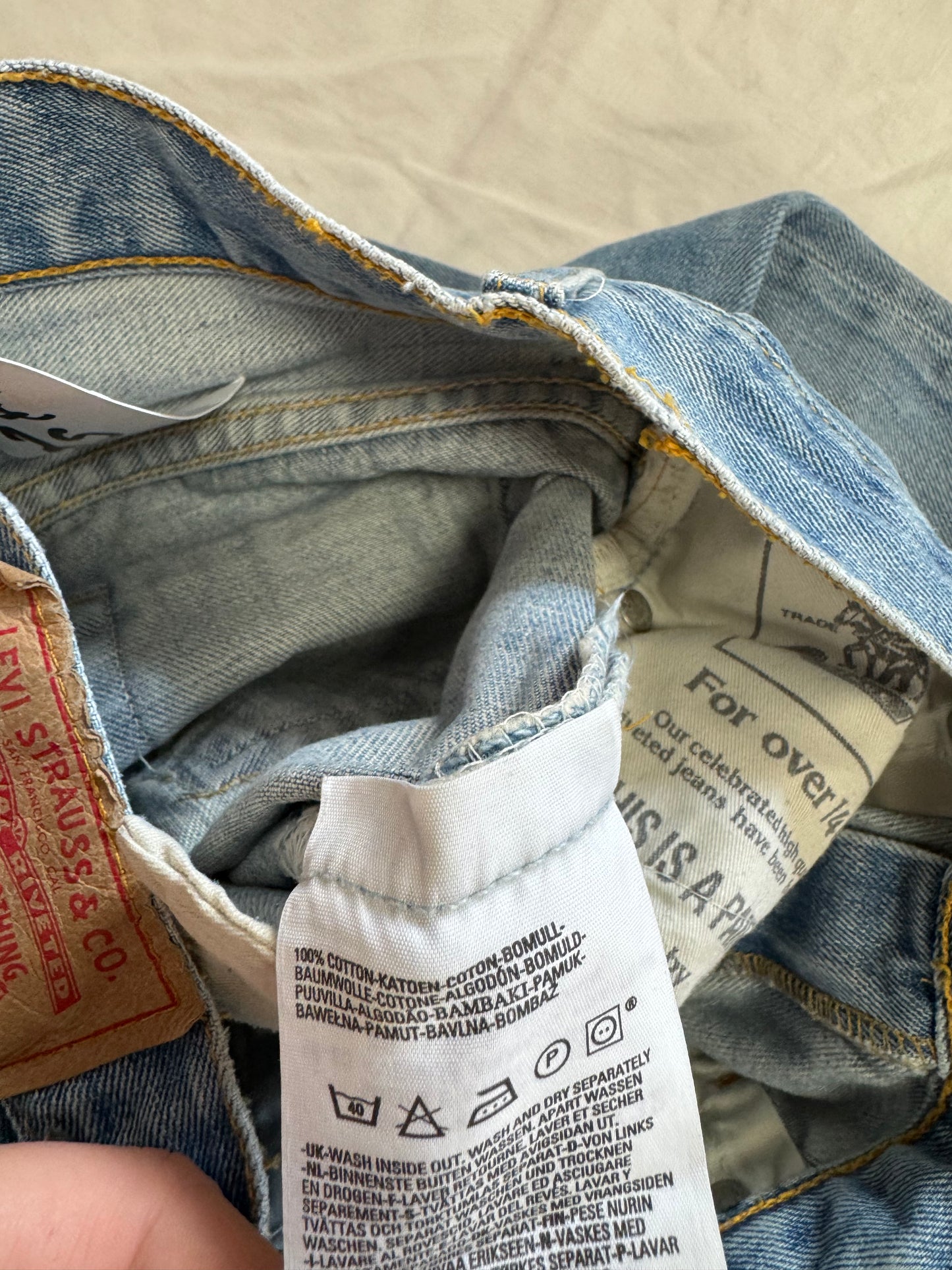 Jean Levis 516 04 W26 L32