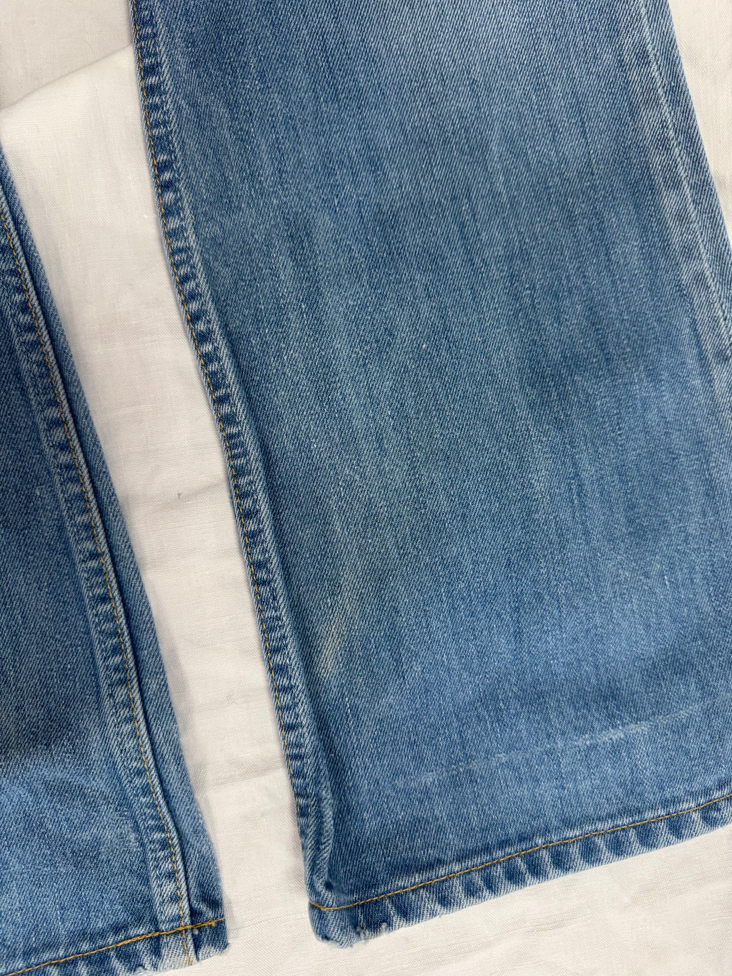 Jean Levis 516 04 W26 L32