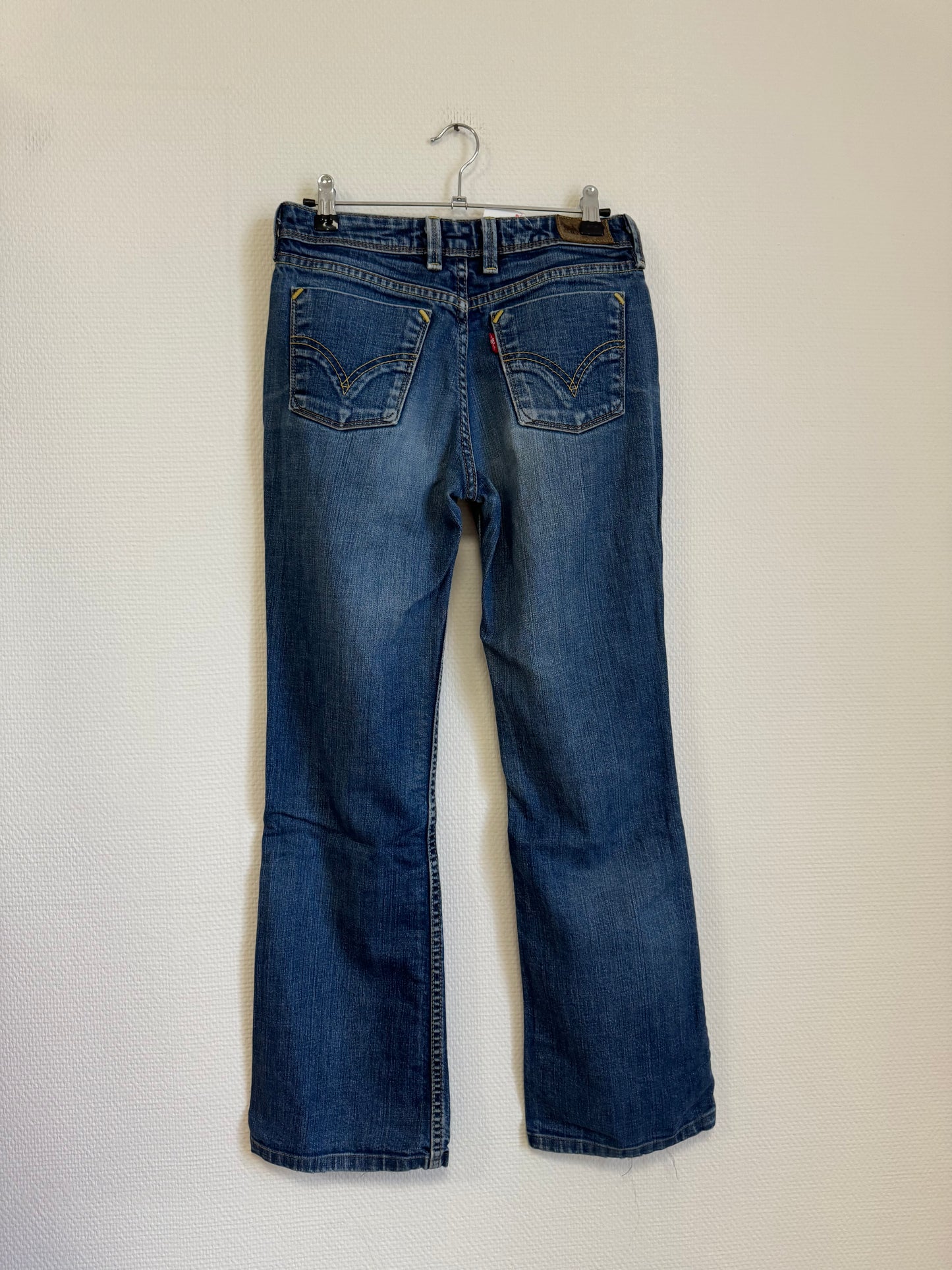 Jean Levis W28 L32