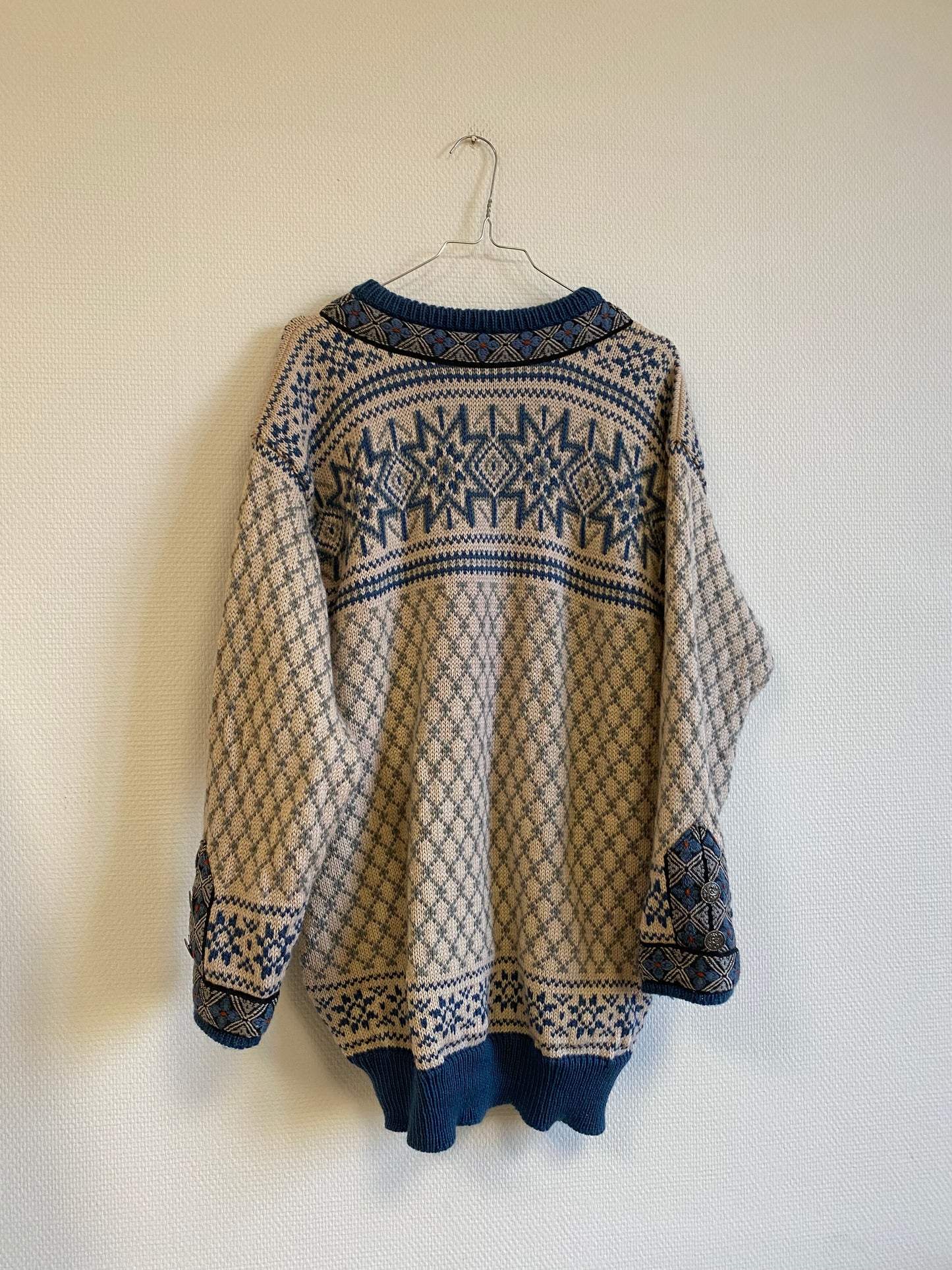 Cardigan norvégien Dale of Norway