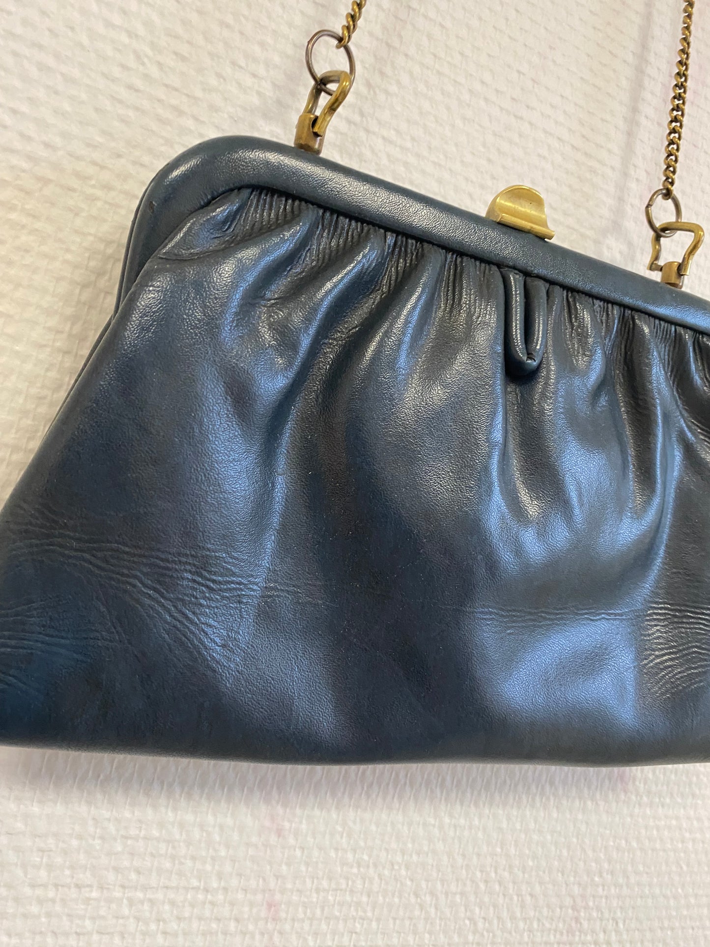 Sac à main bleu en cuir
