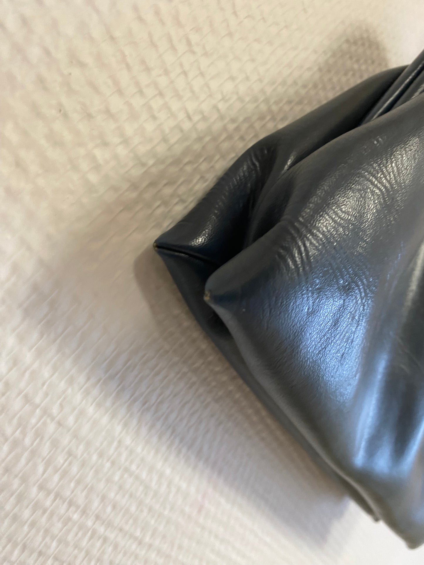 Sac à main bleu en cuir