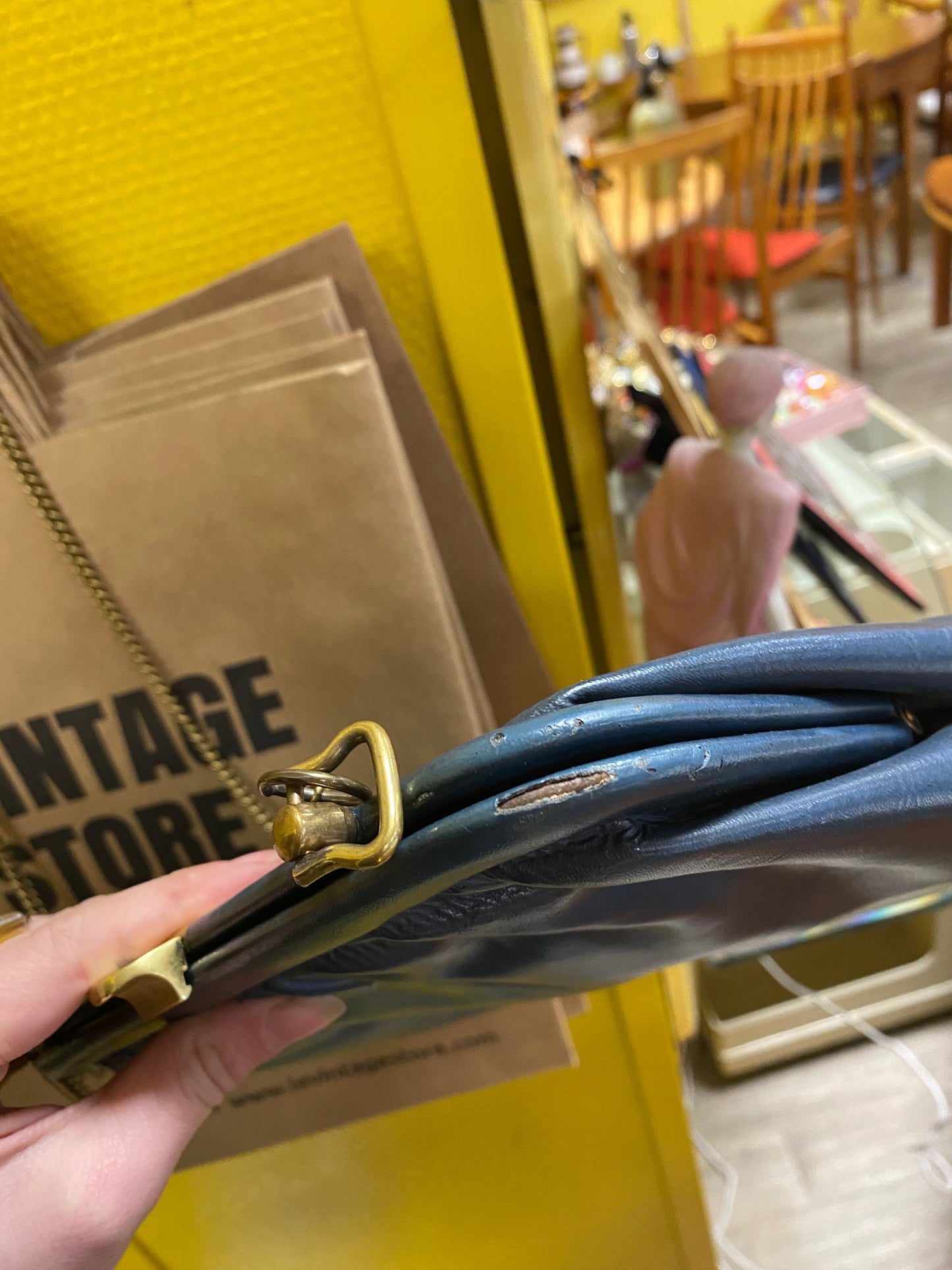 Sac à main bleu en cuir