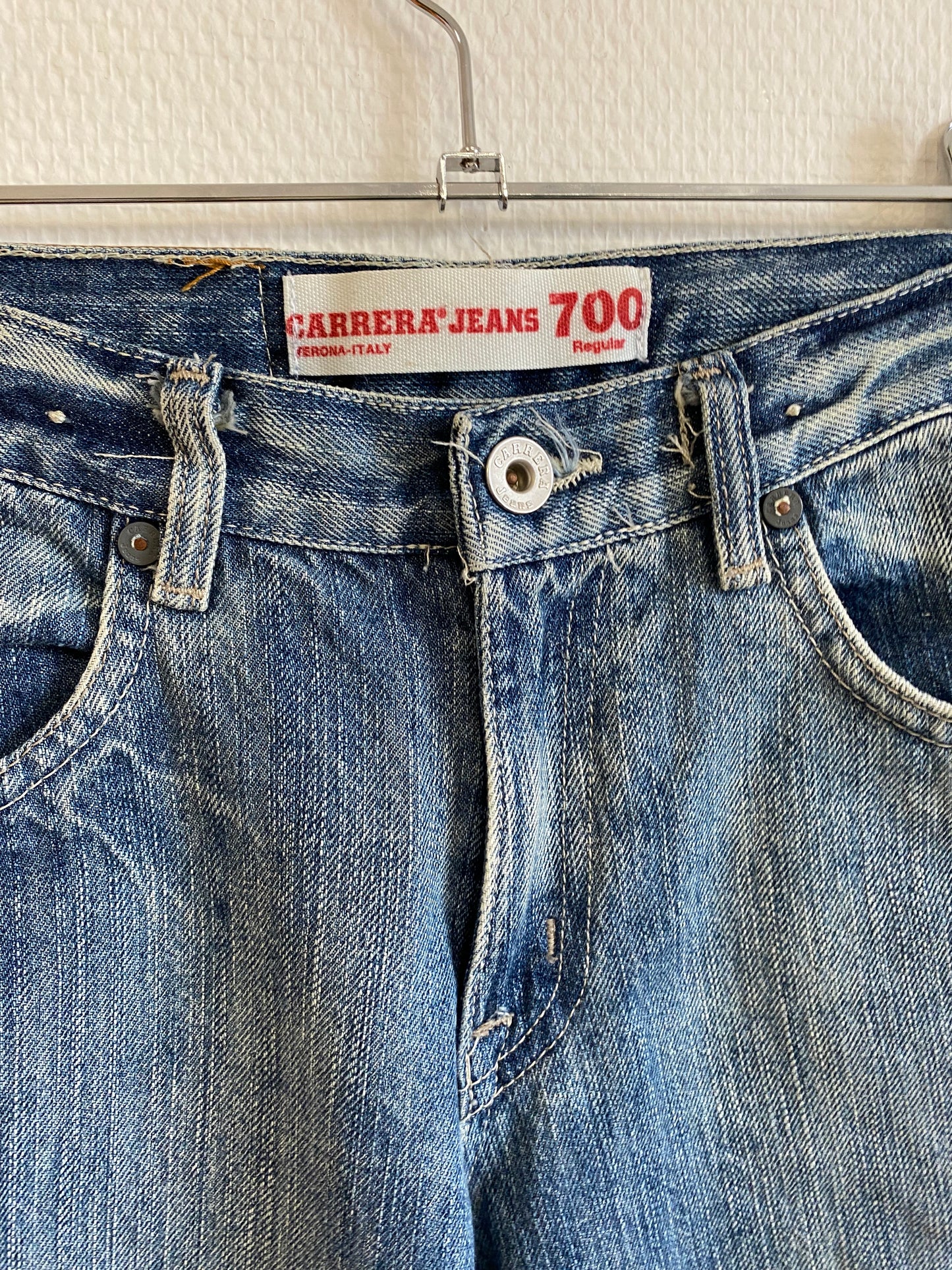 Jean Carrera 700