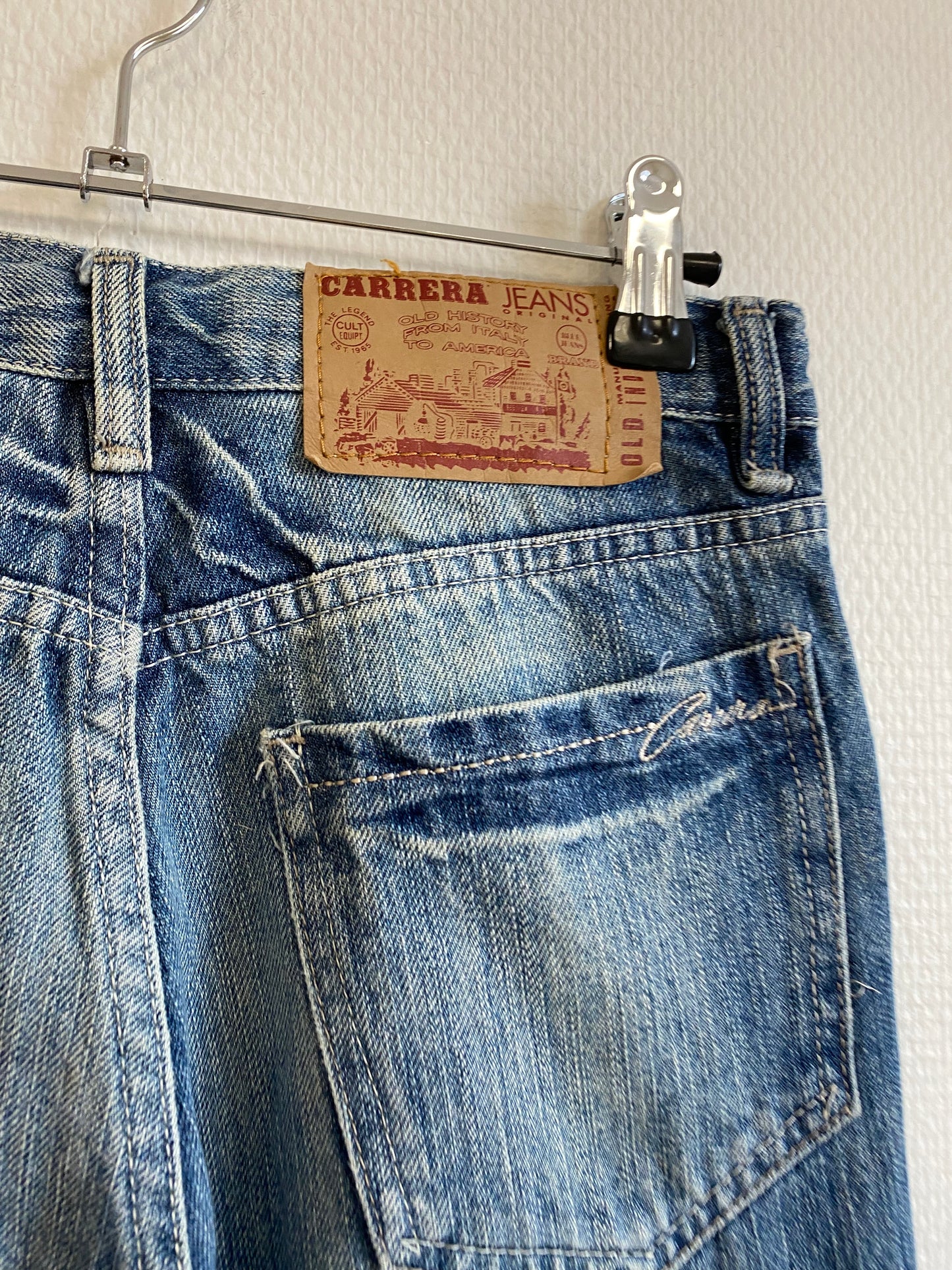Jean Carrera 700