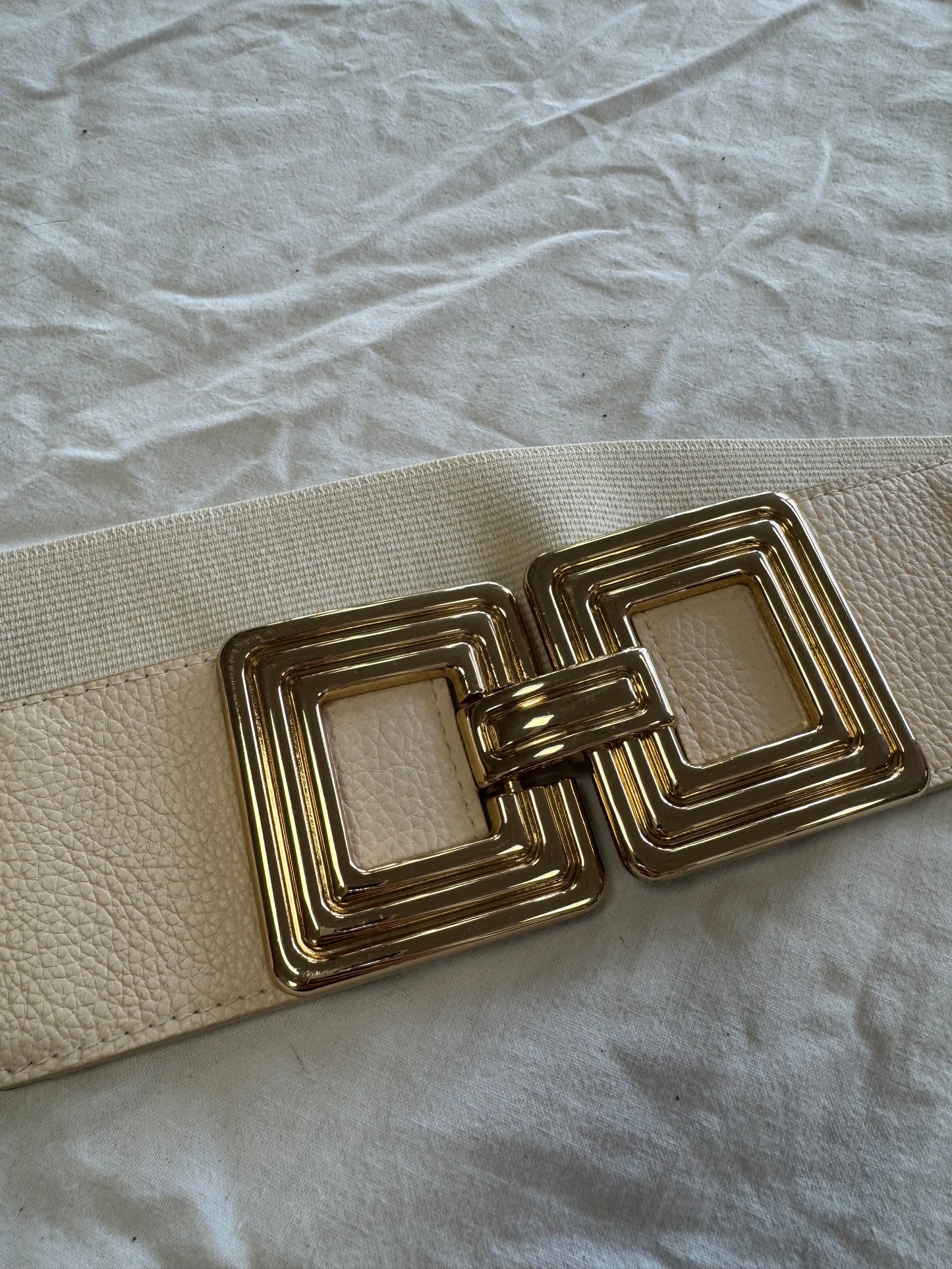 Ceinture à grosse boucle