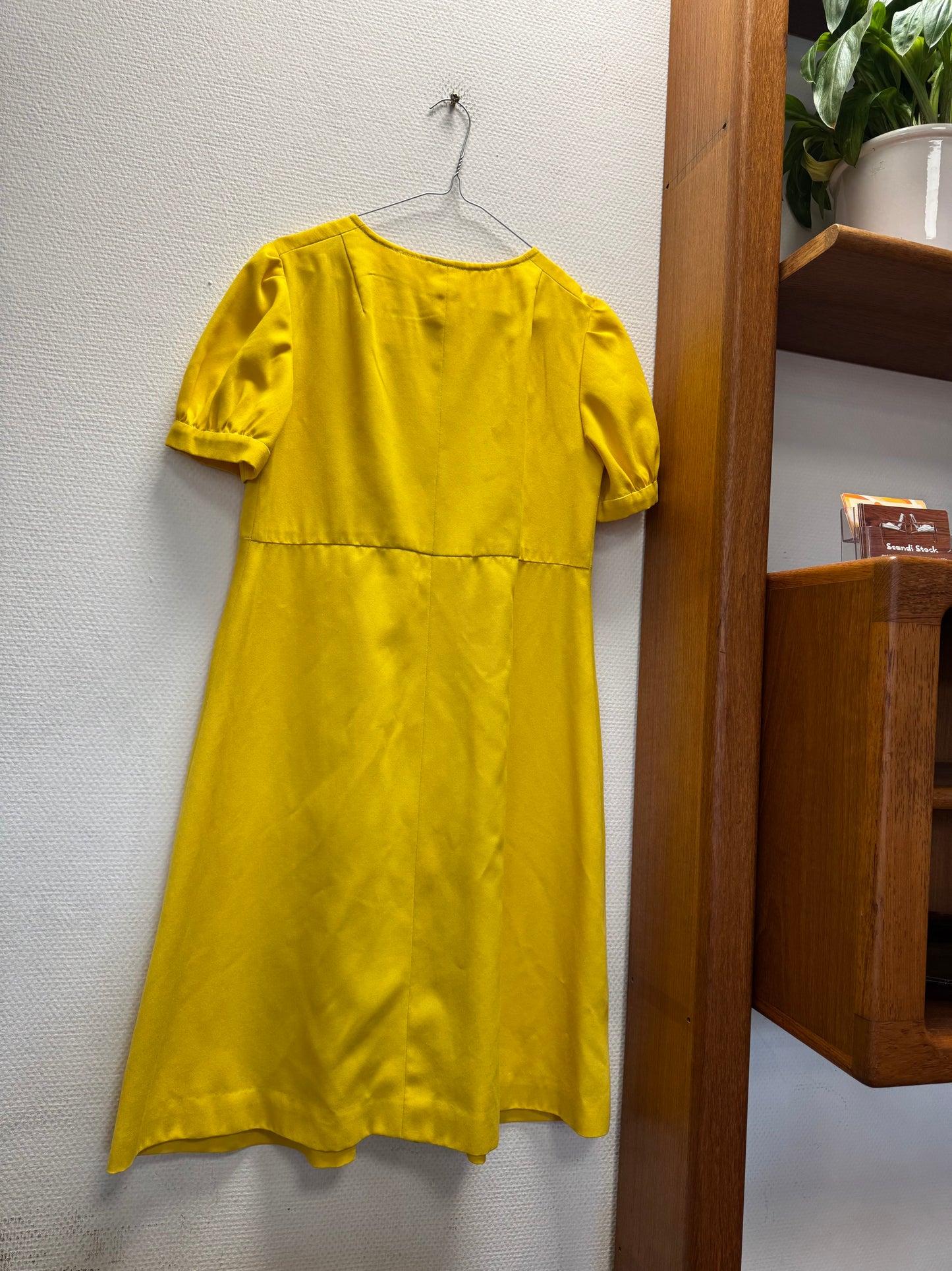 Robe jaune 70s