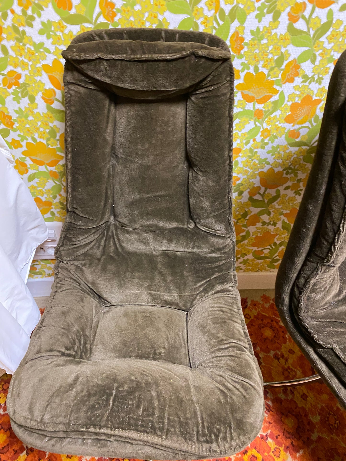 Chaise en velours 70s