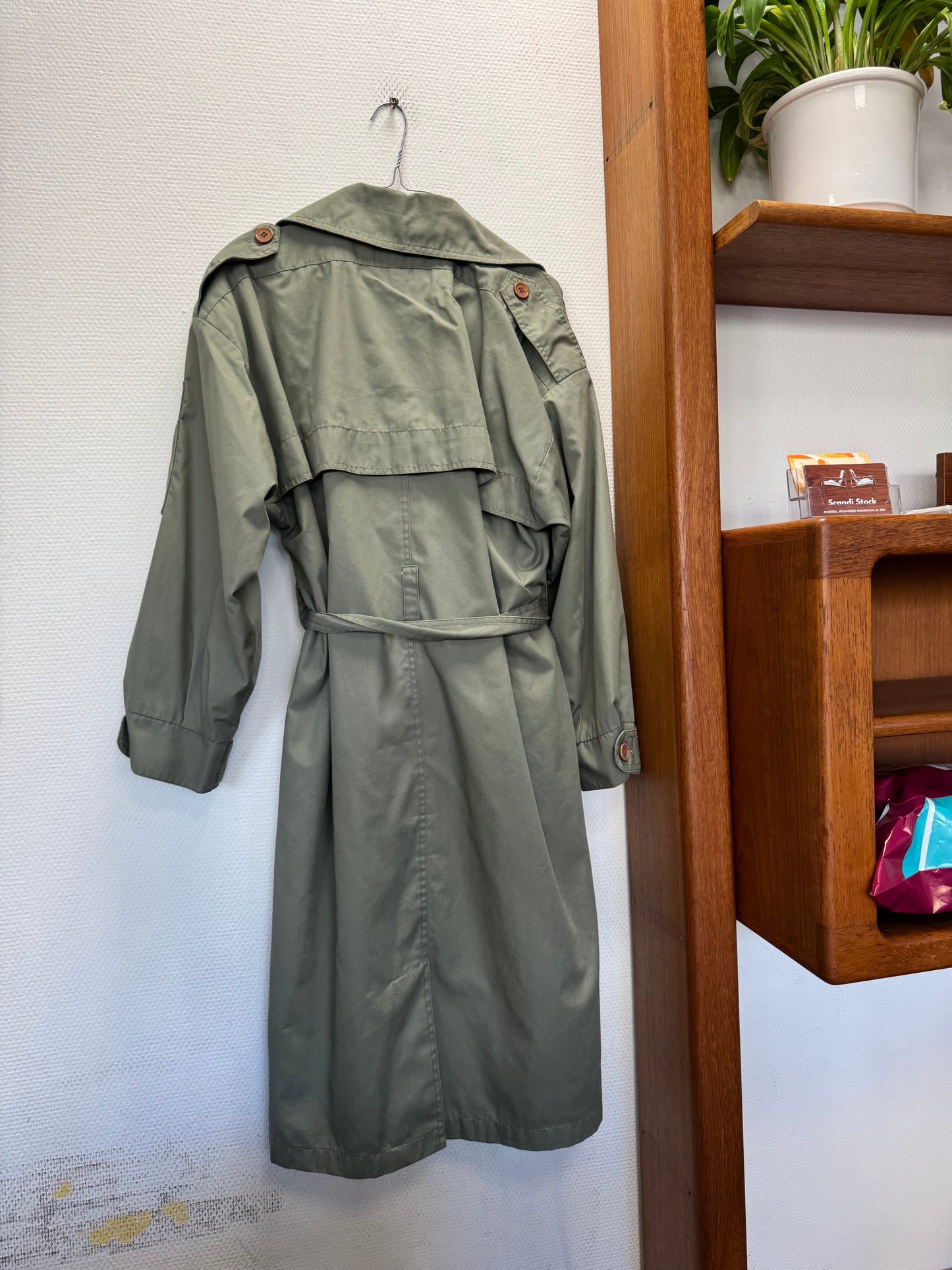 Trench-coat kaki