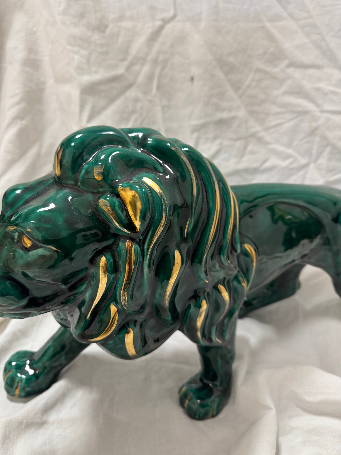 Lion en céramique