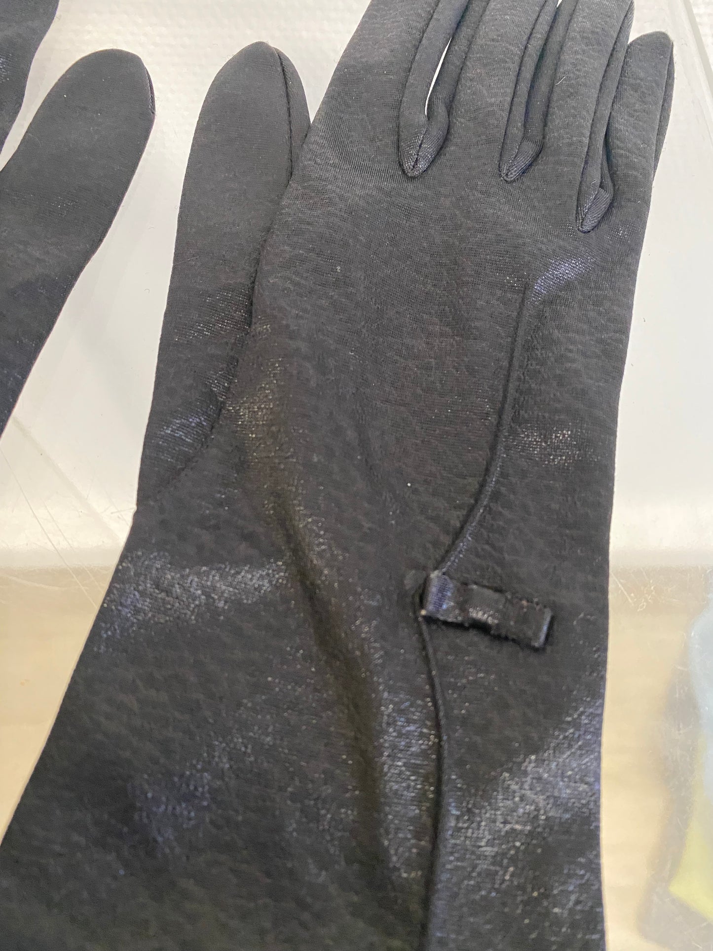 Gant noir brillant
