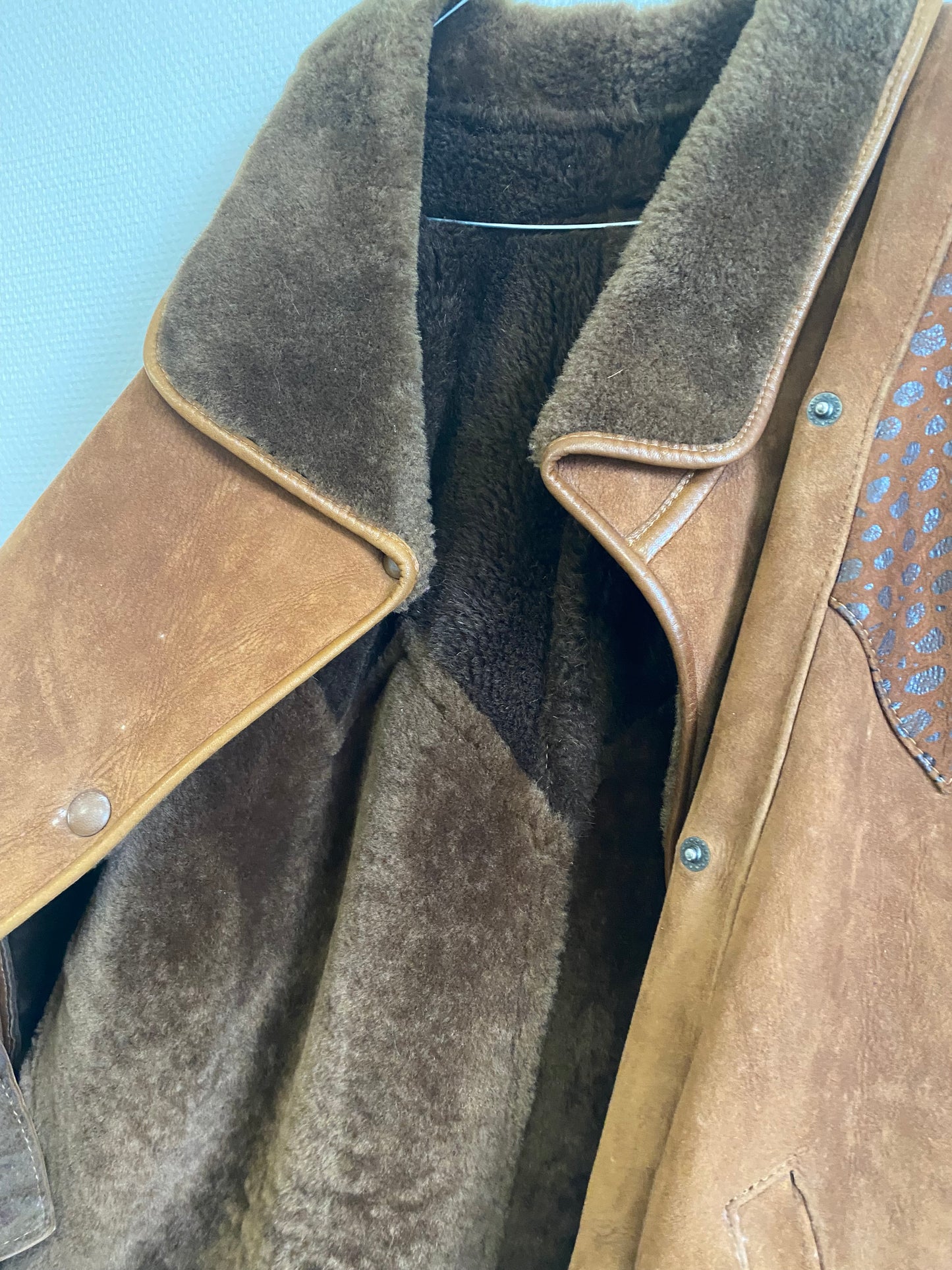 Manteau en peau lainée 80s